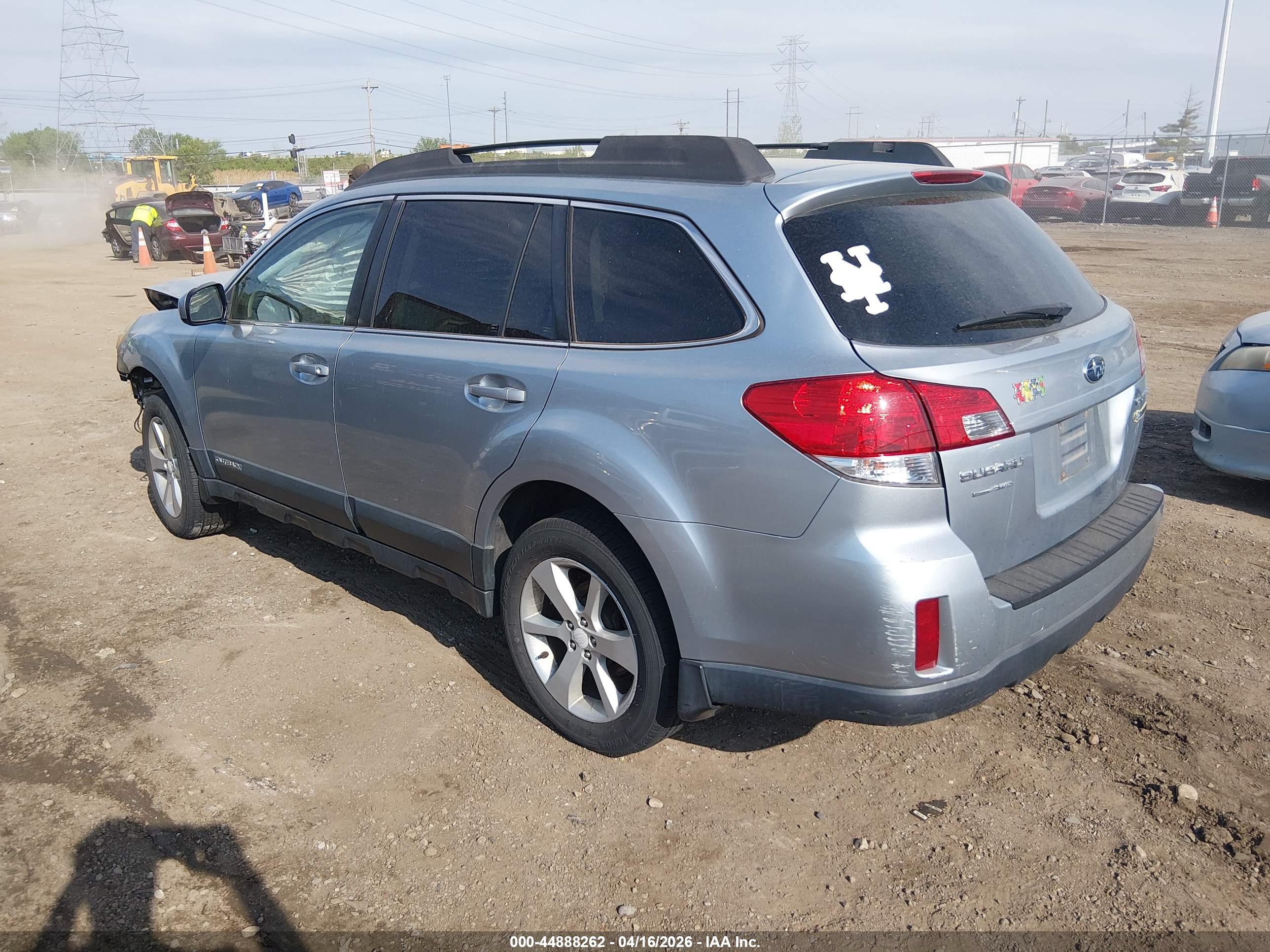 SUBARU OUTBACK image 3