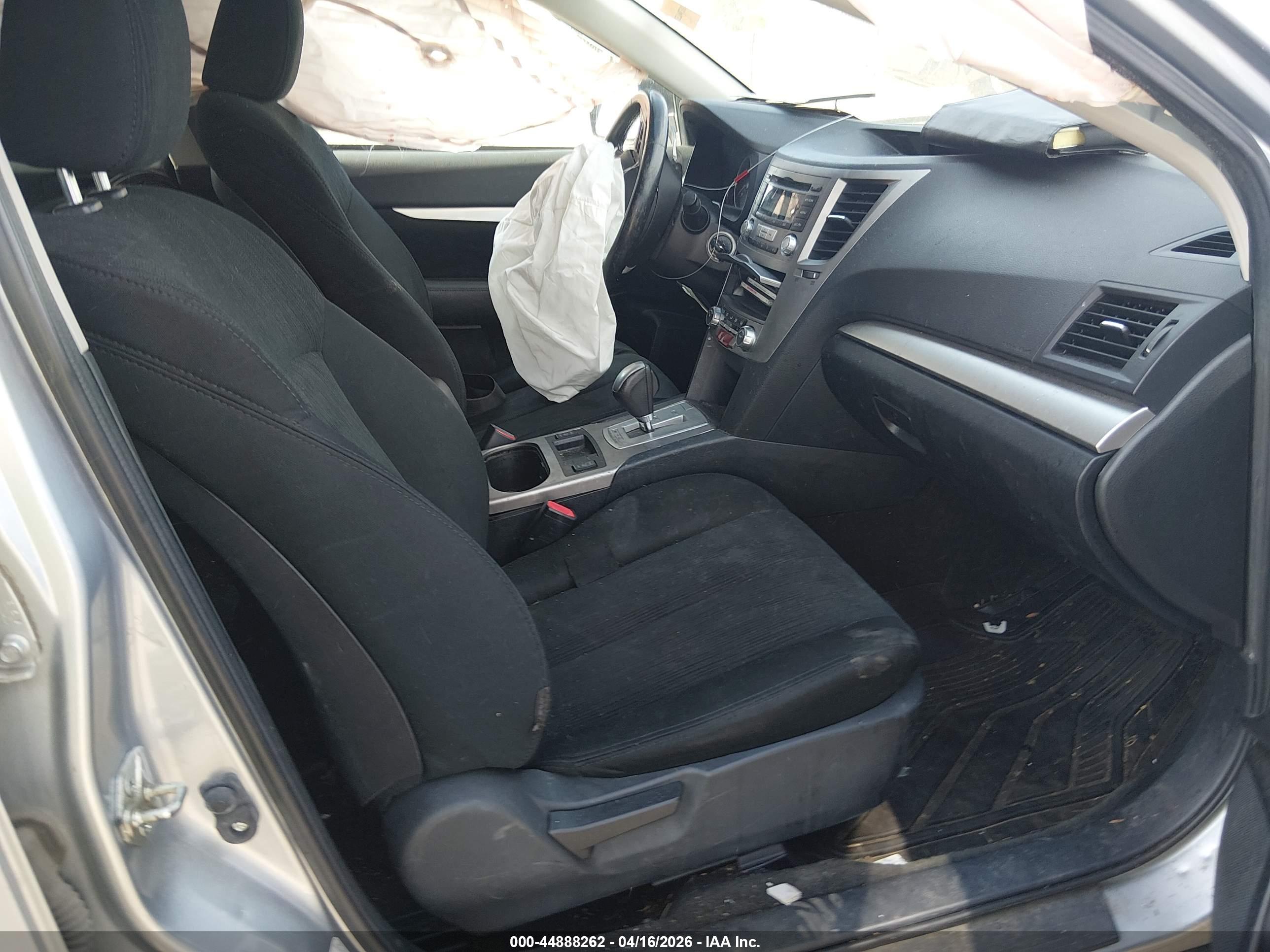 SUBARU OUTBACK image 5