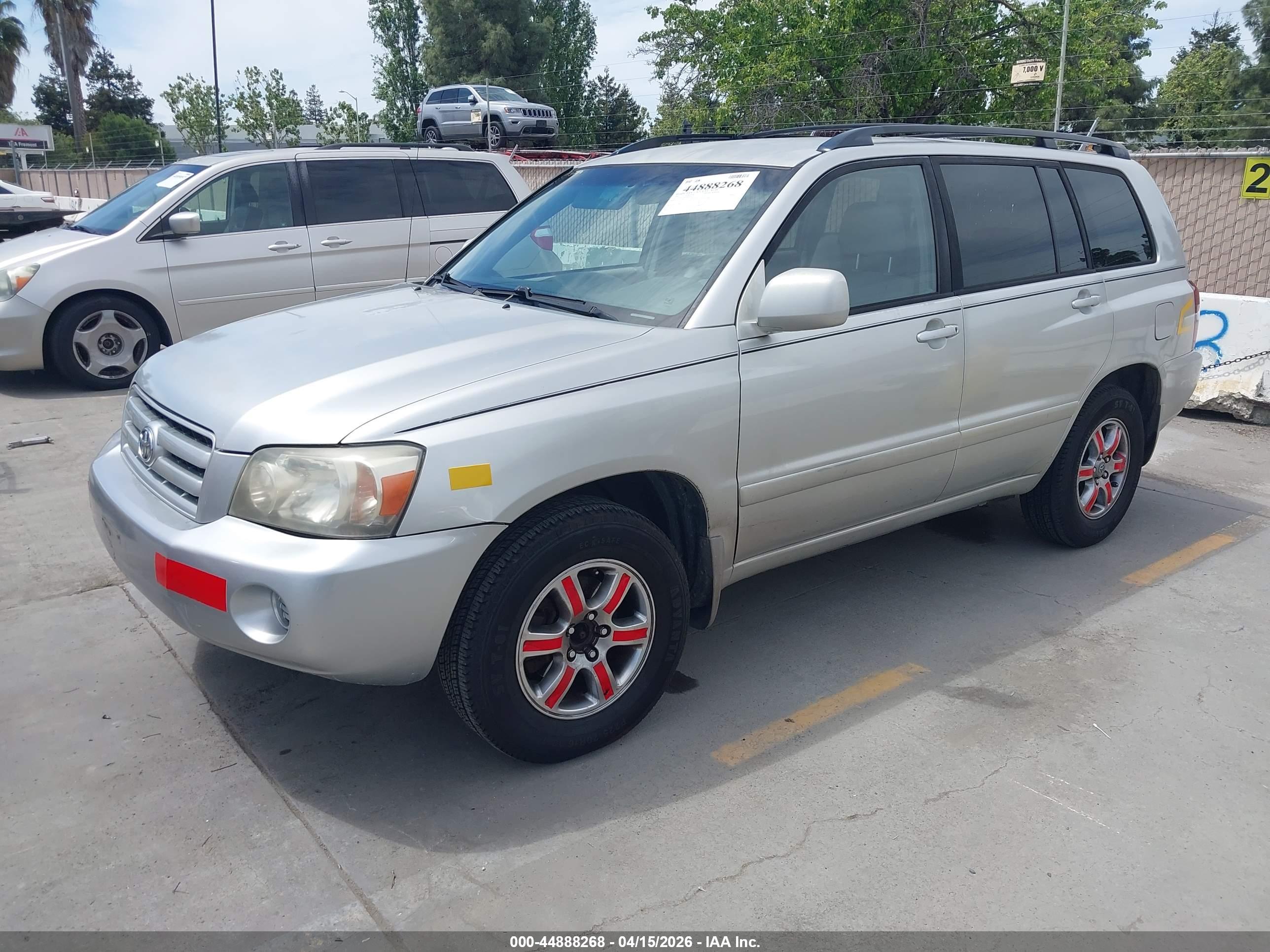 TOYOTA HIGHLANDER image 2