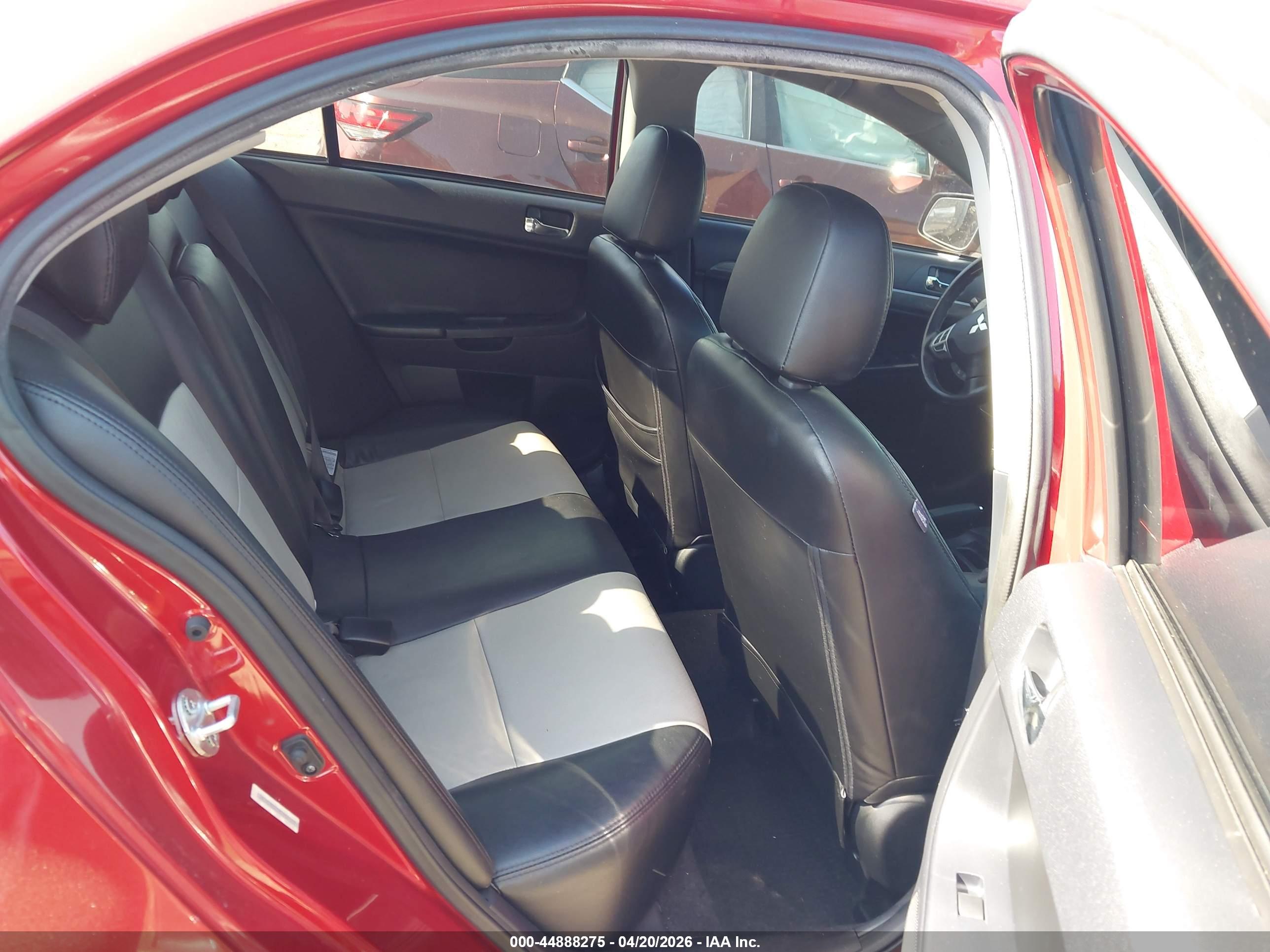 MITSUBISHI LANCER image 8