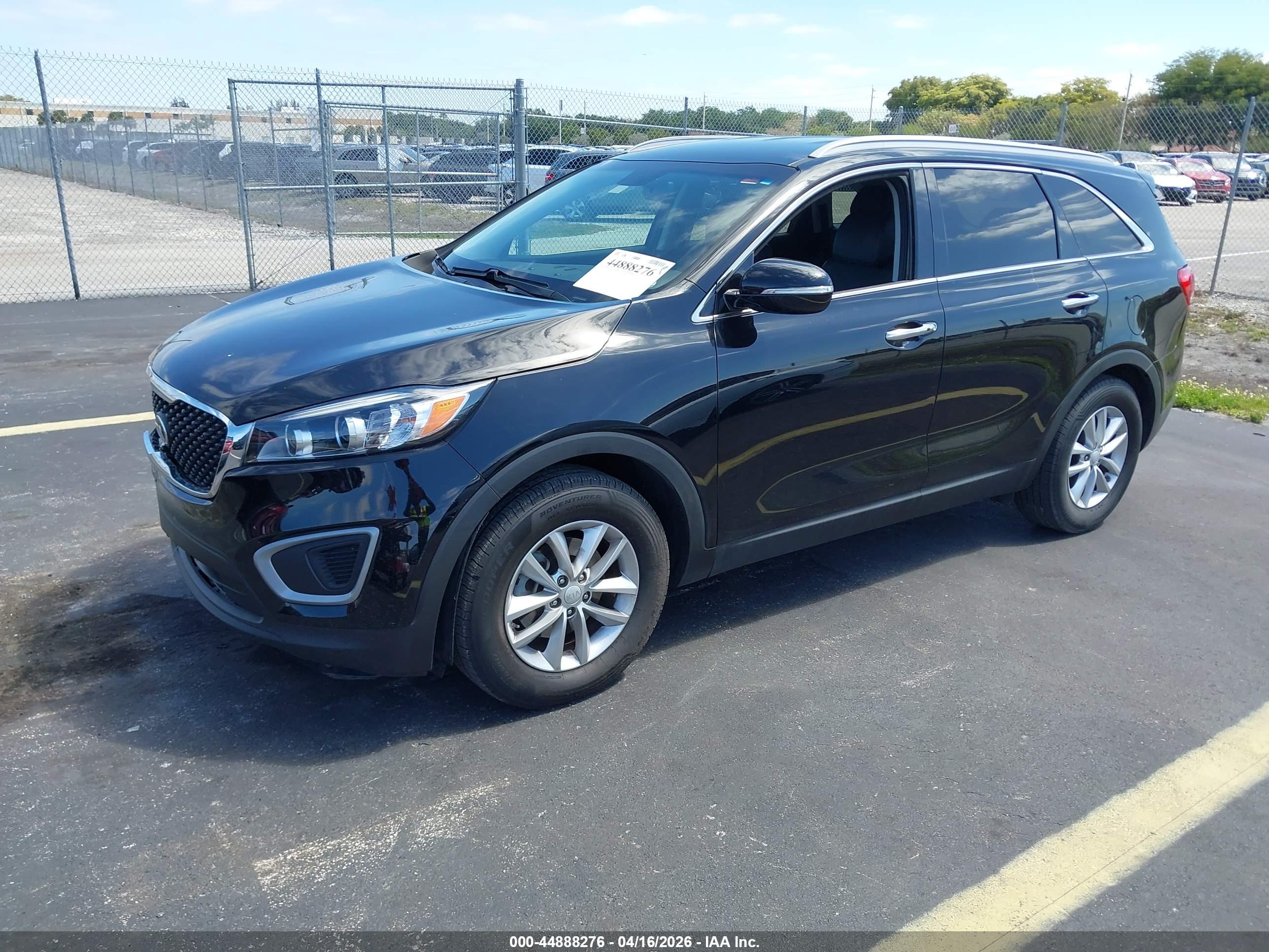 KIA SORENTO image 2
