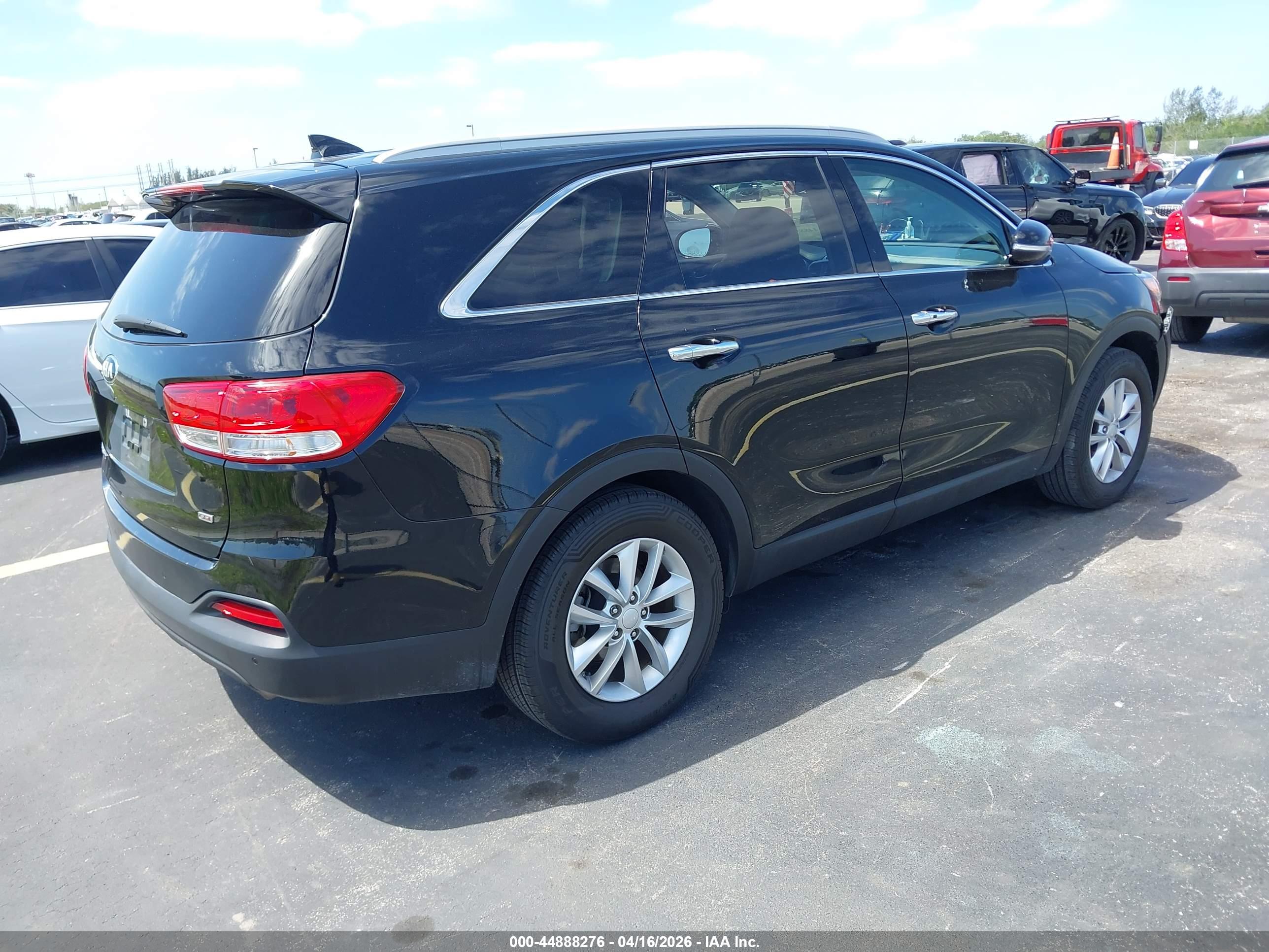 KIA SORENTO image 4