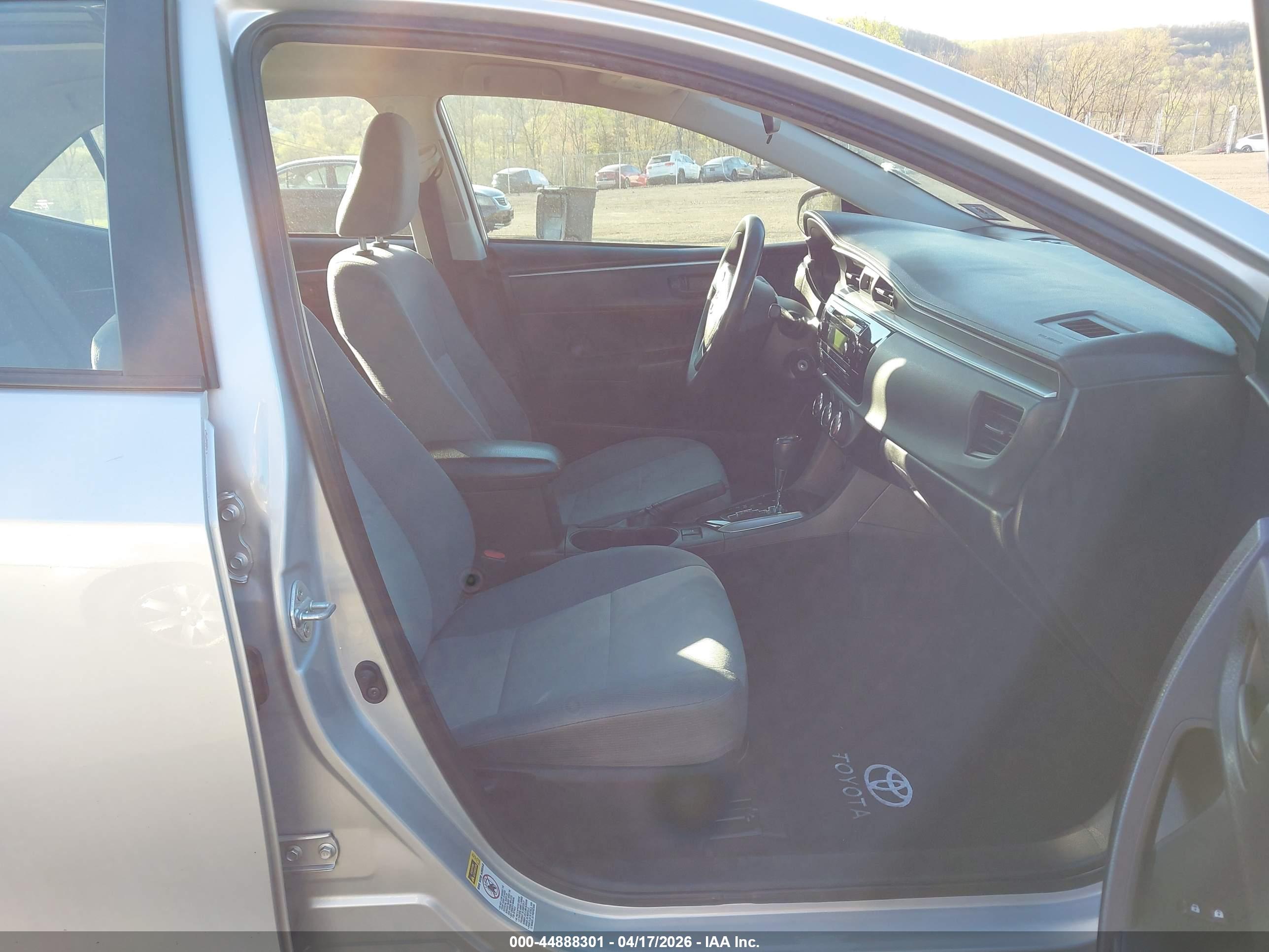 TOYOTA COROLLA image 5