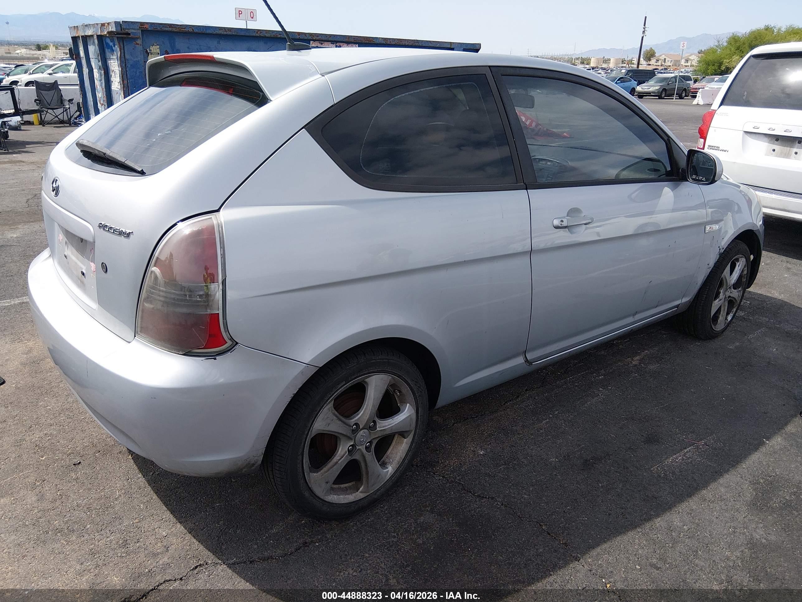 HYUNDAI ACCENT image 4