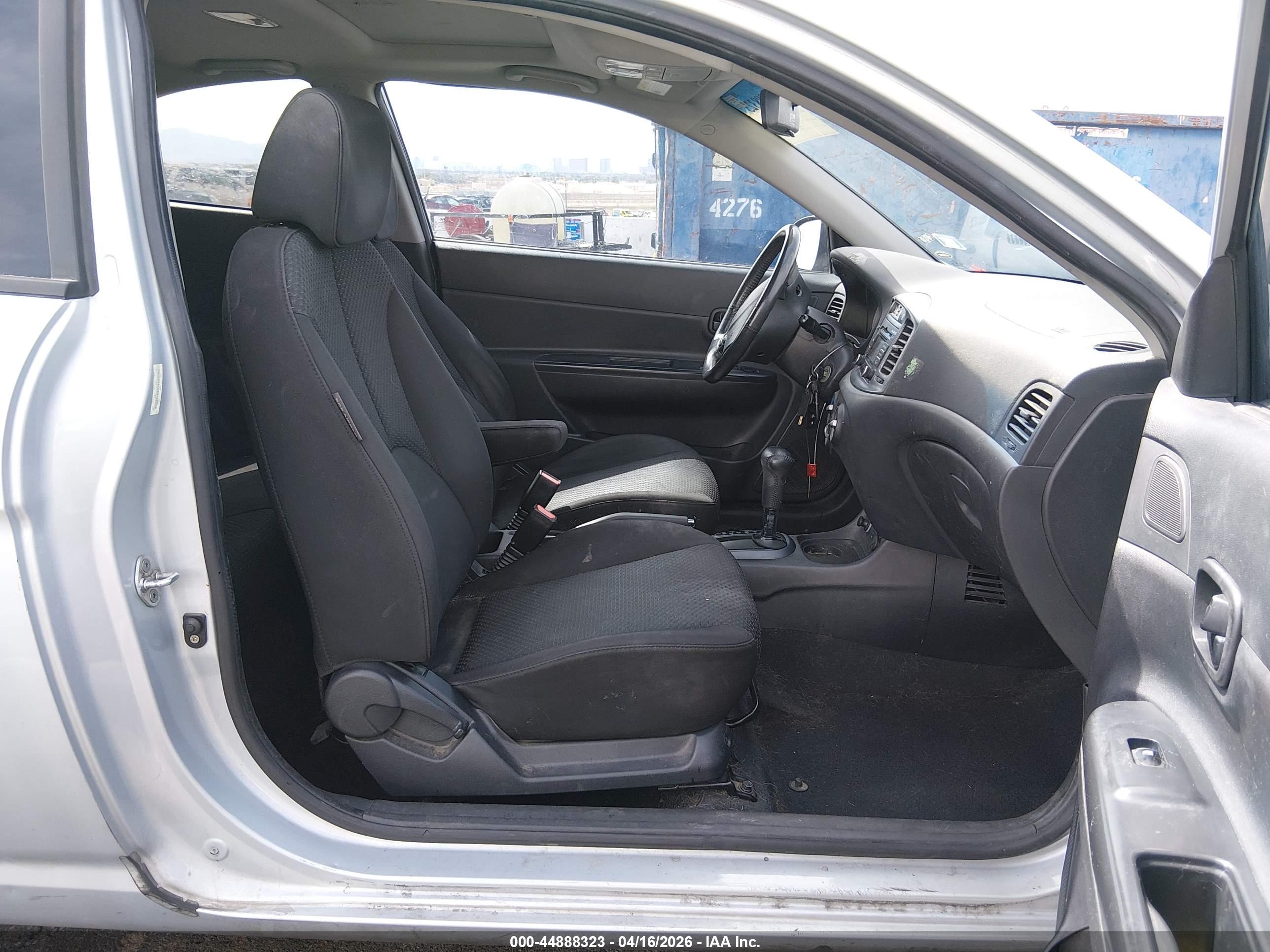 HYUNDAI ACCENT image 5