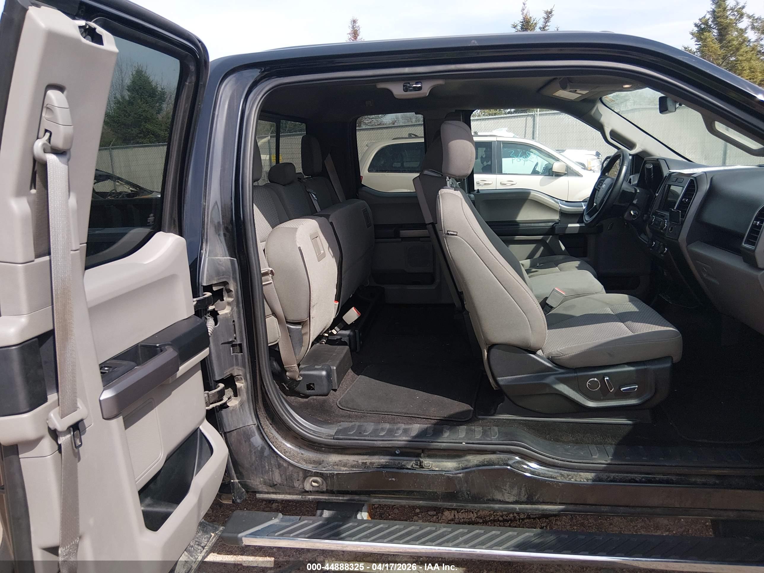 FORD F-150 image 8