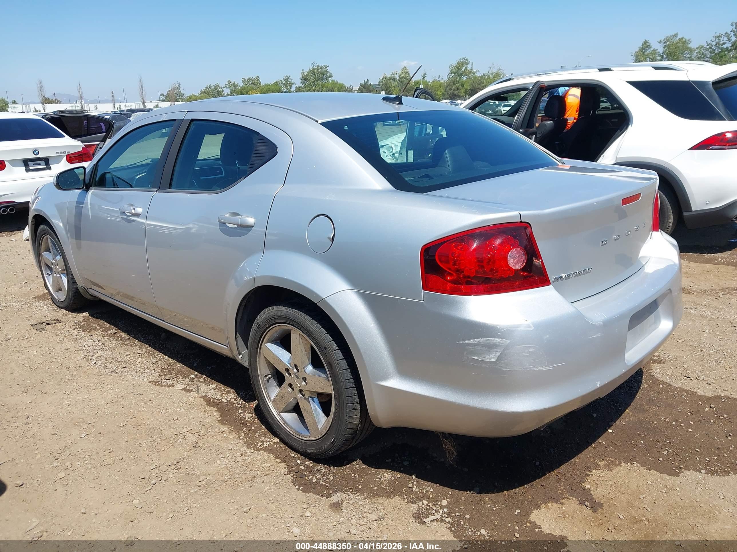 DODGE AVENGER image 3