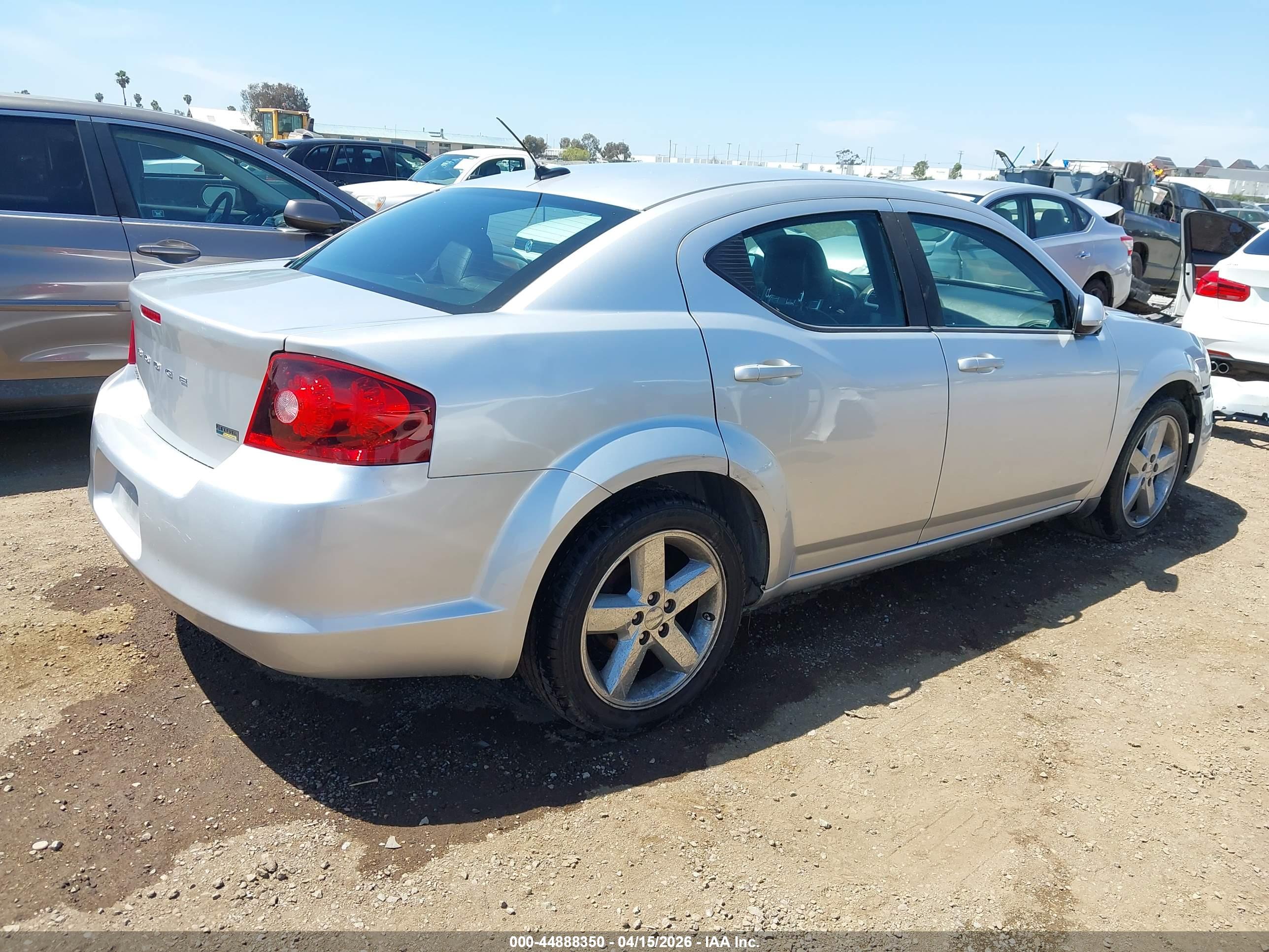 DODGE AVENGER image 4
