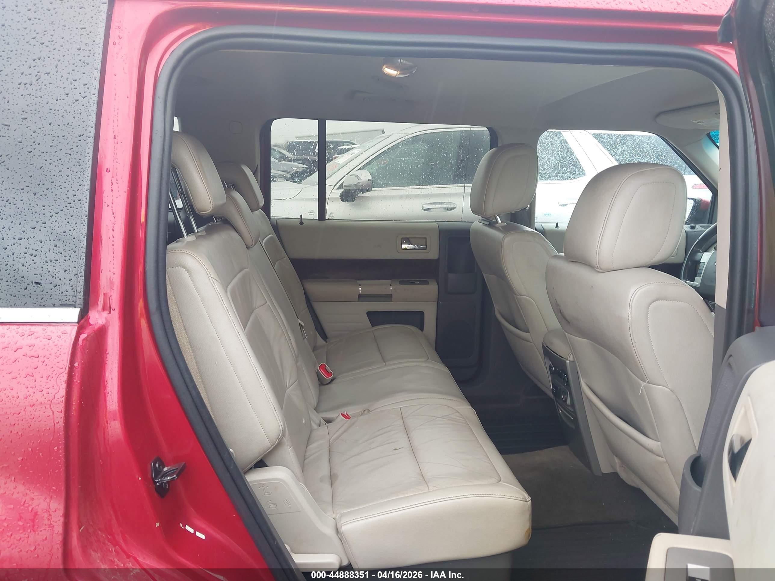 FORD FLEX image 8