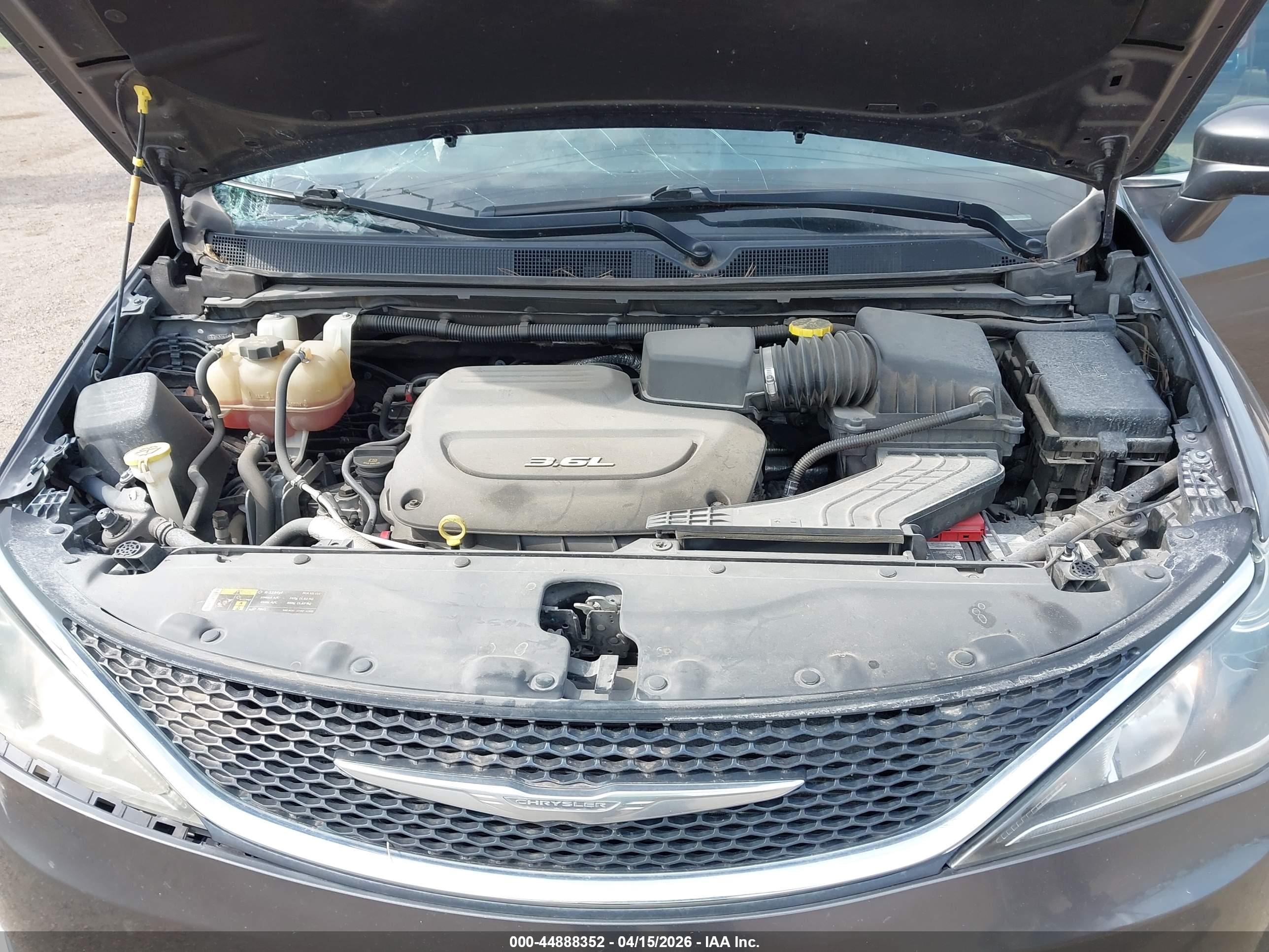 CHRYSLER PACIFICA image 10