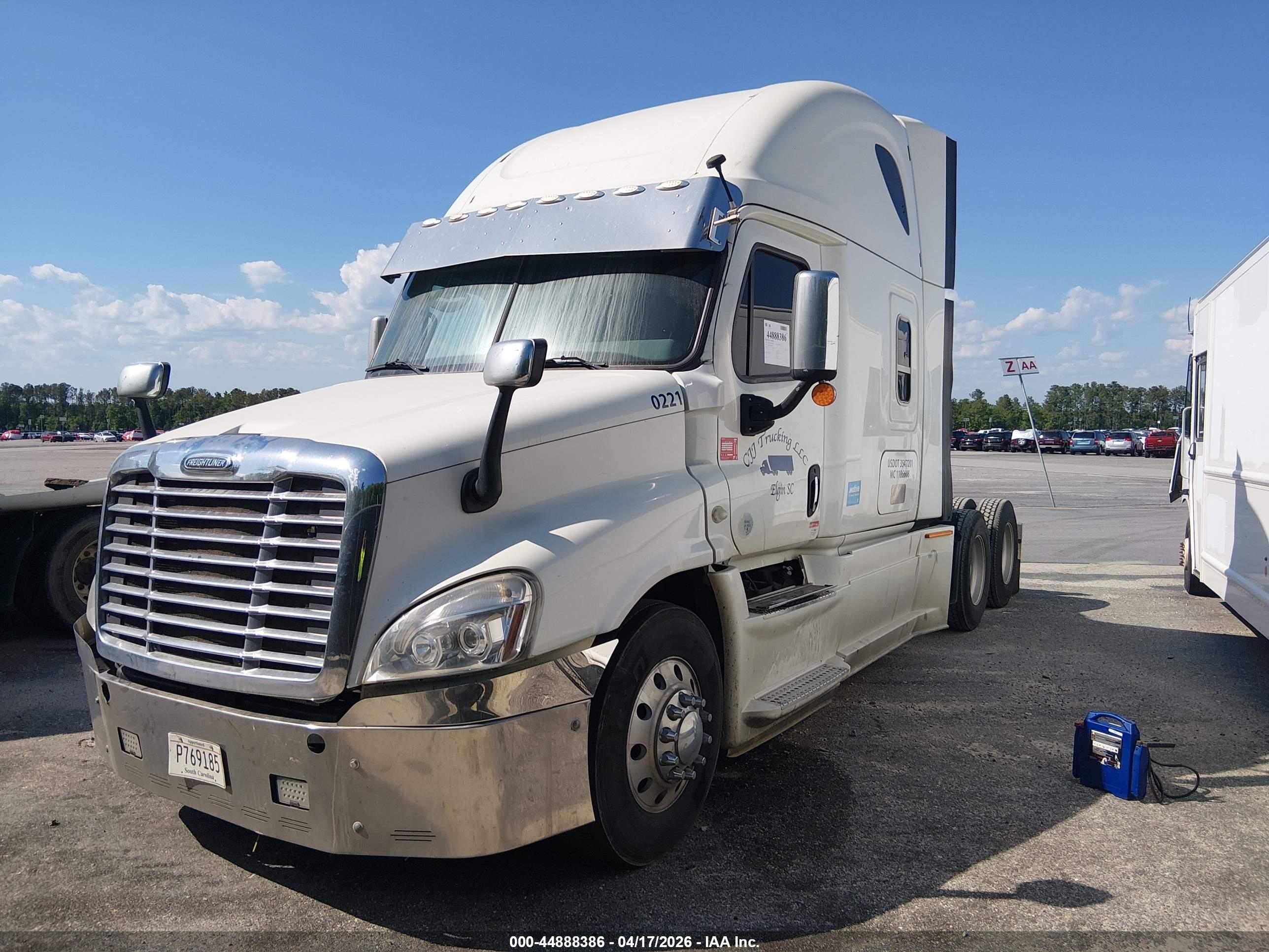 FREIGHTLINER CASCADIA image 2