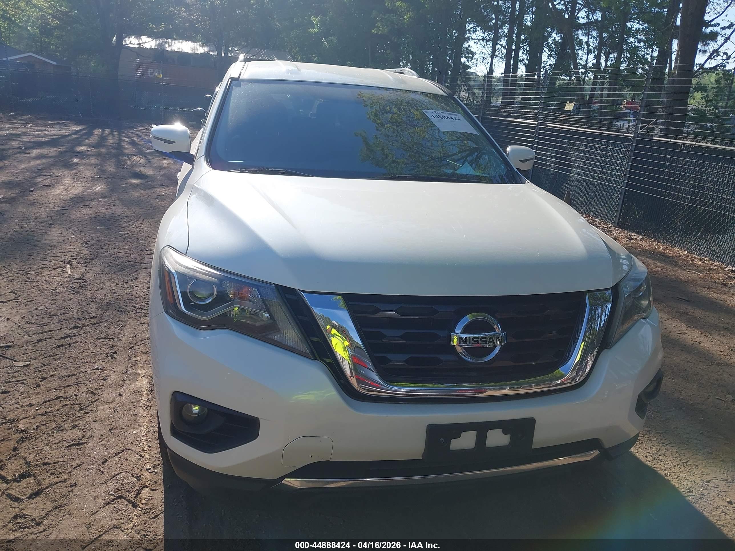 NISSAN PATHFINDER image 6