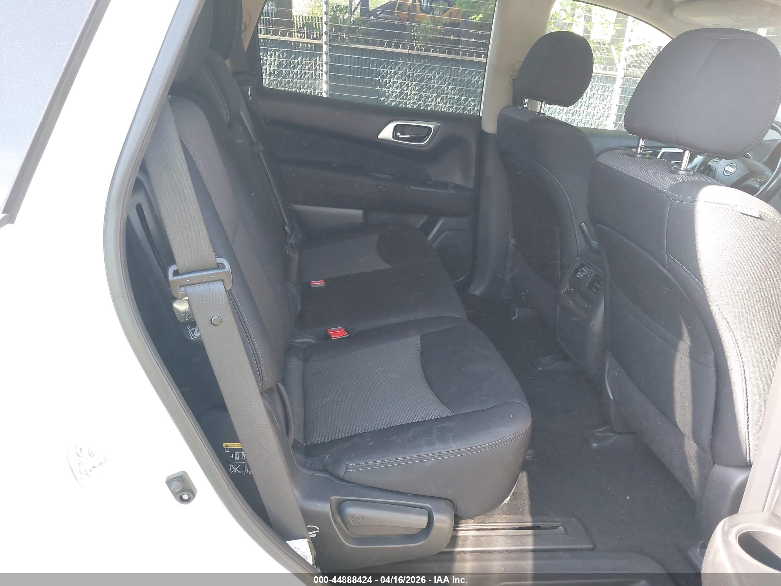 NISSAN PATHFINDER image 8