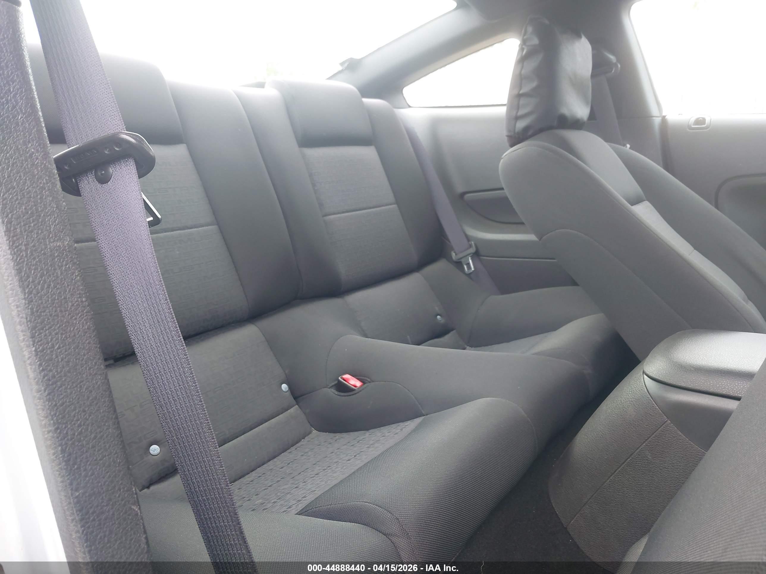 FORD MUSTANG image 8