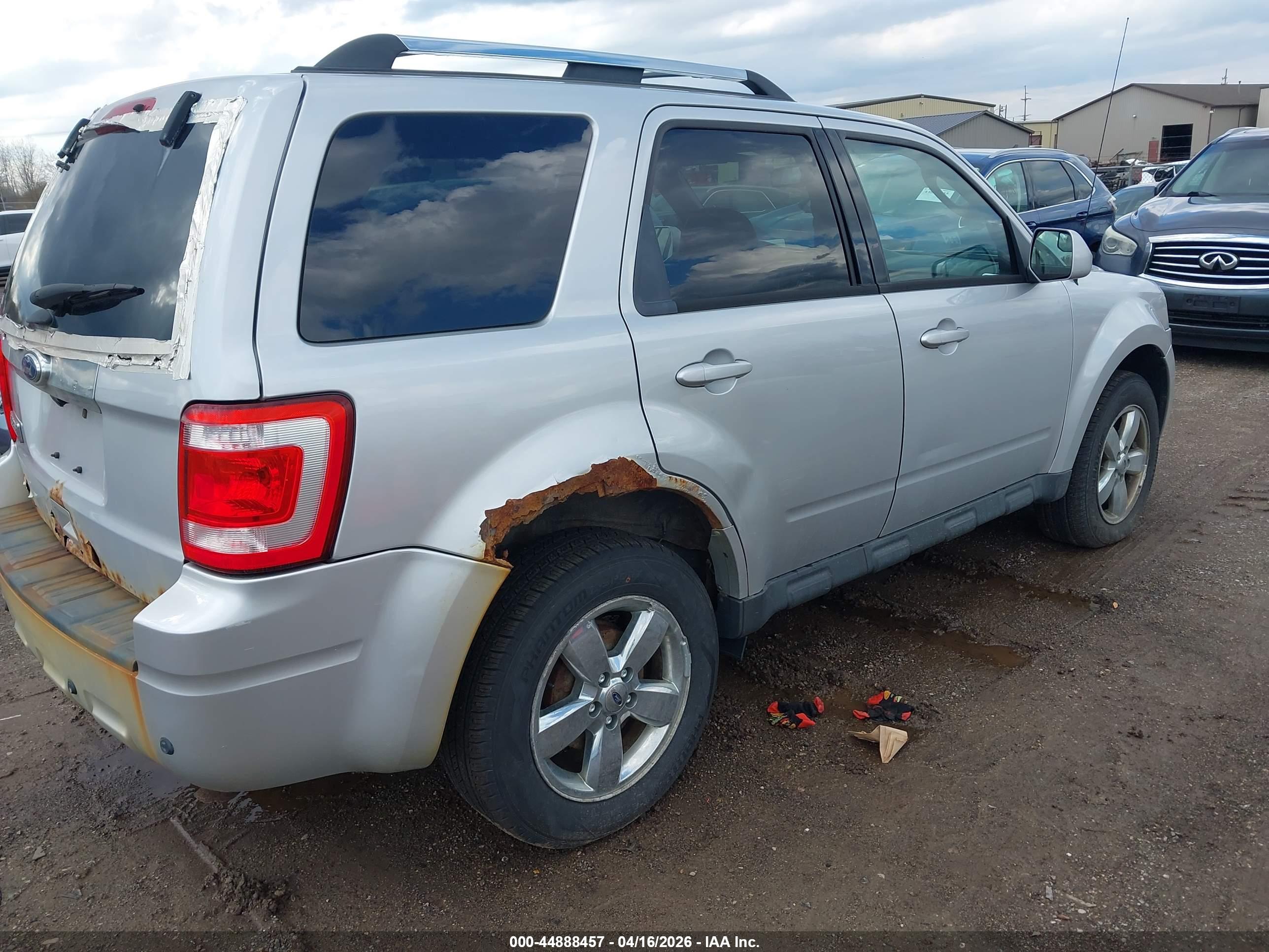 FORD ESCAPE image 4