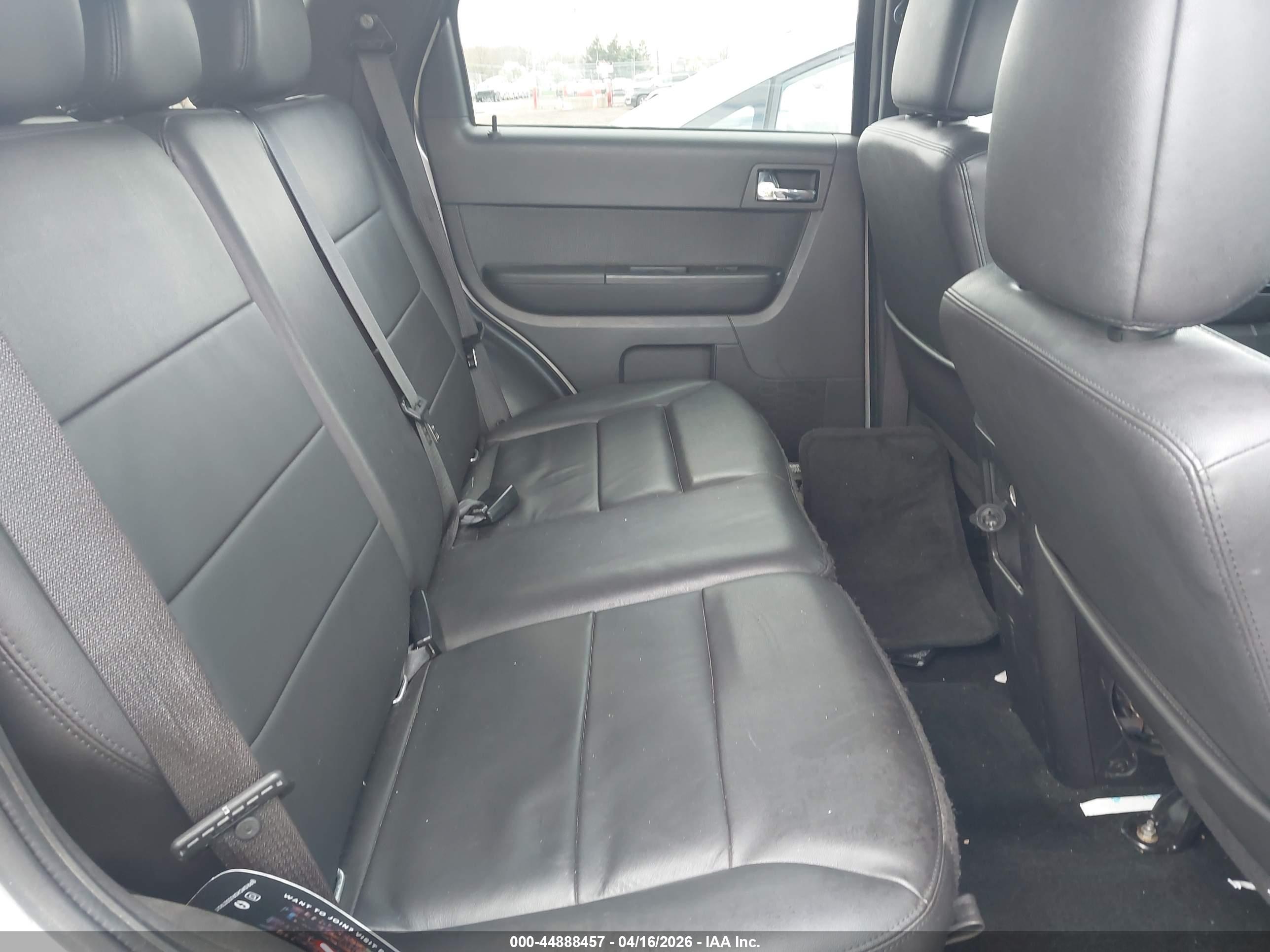 FORD ESCAPE image 8