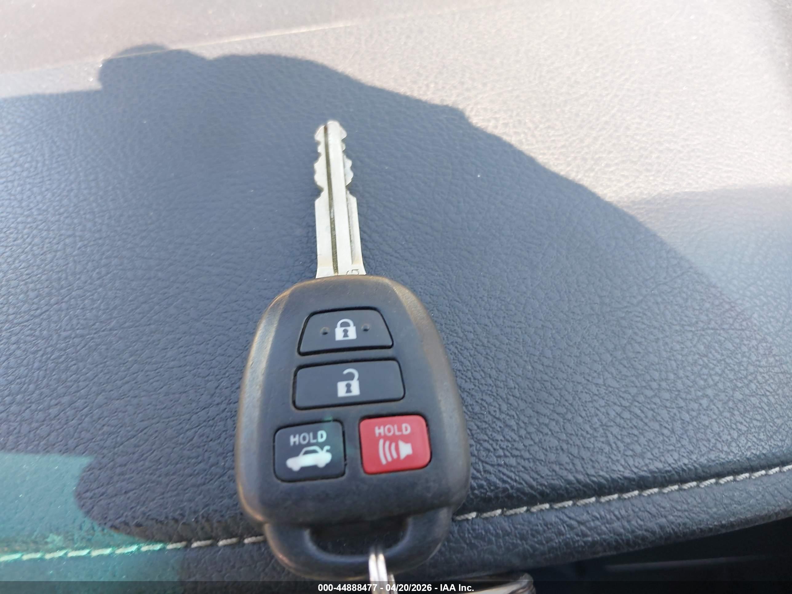 TOYOTA CAMRY image 11