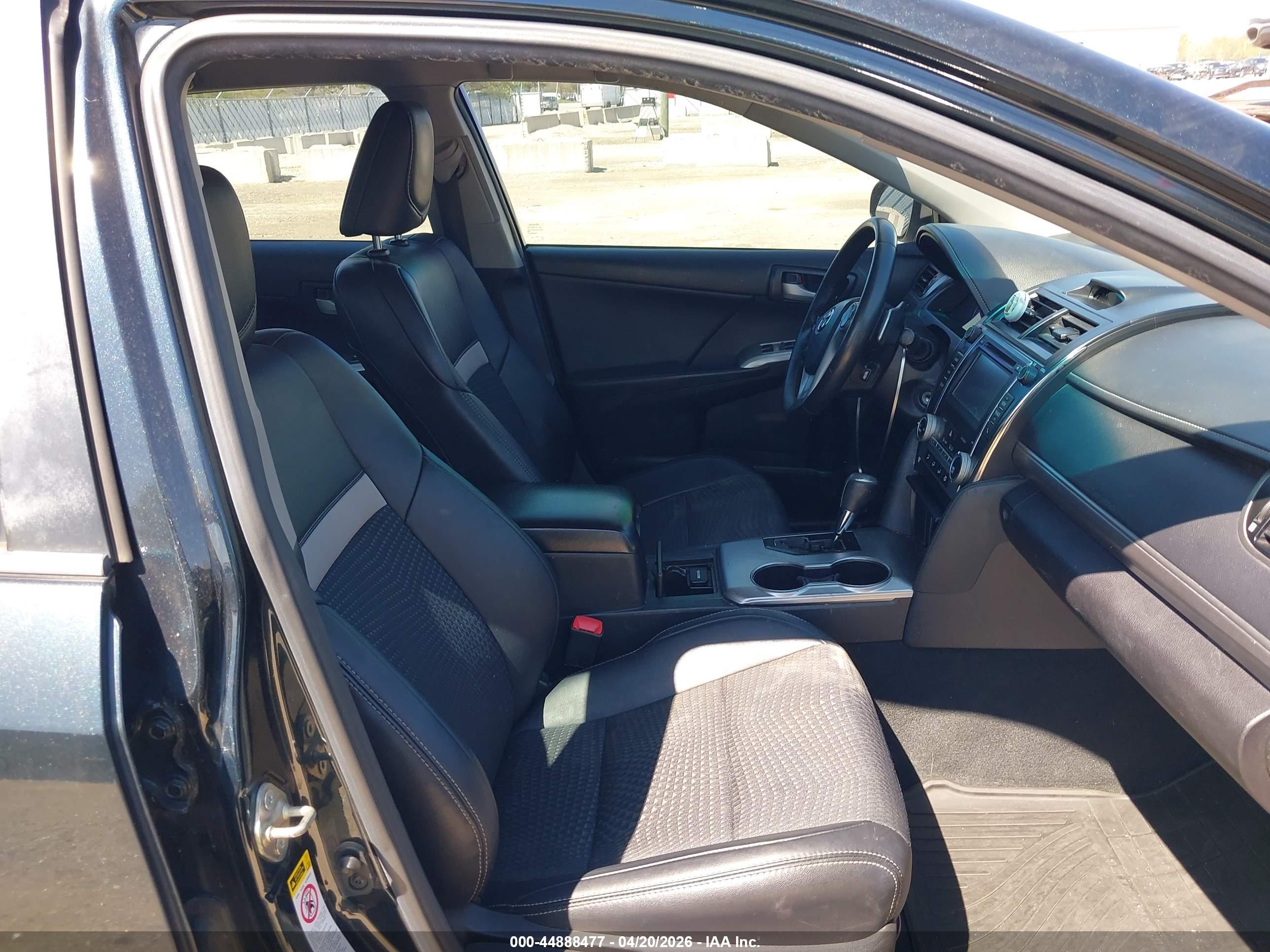 TOYOTA CAMRY image 5
