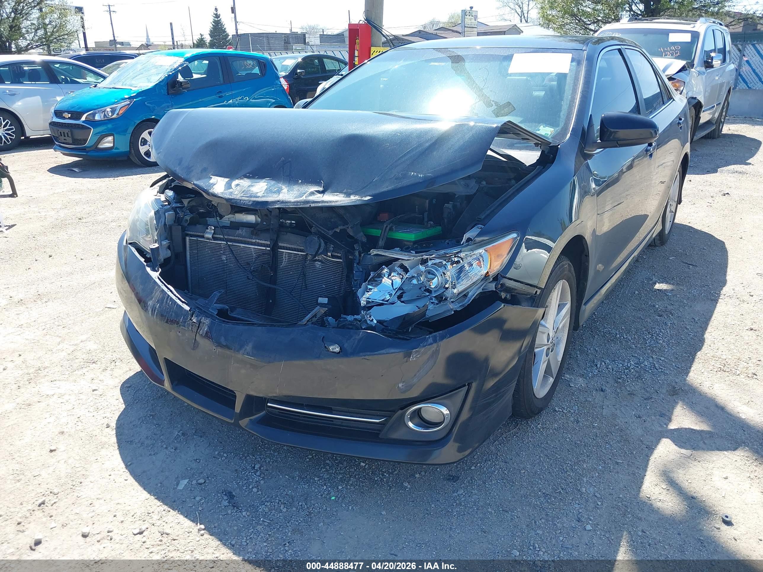 TOYOTA CAMRY image 6