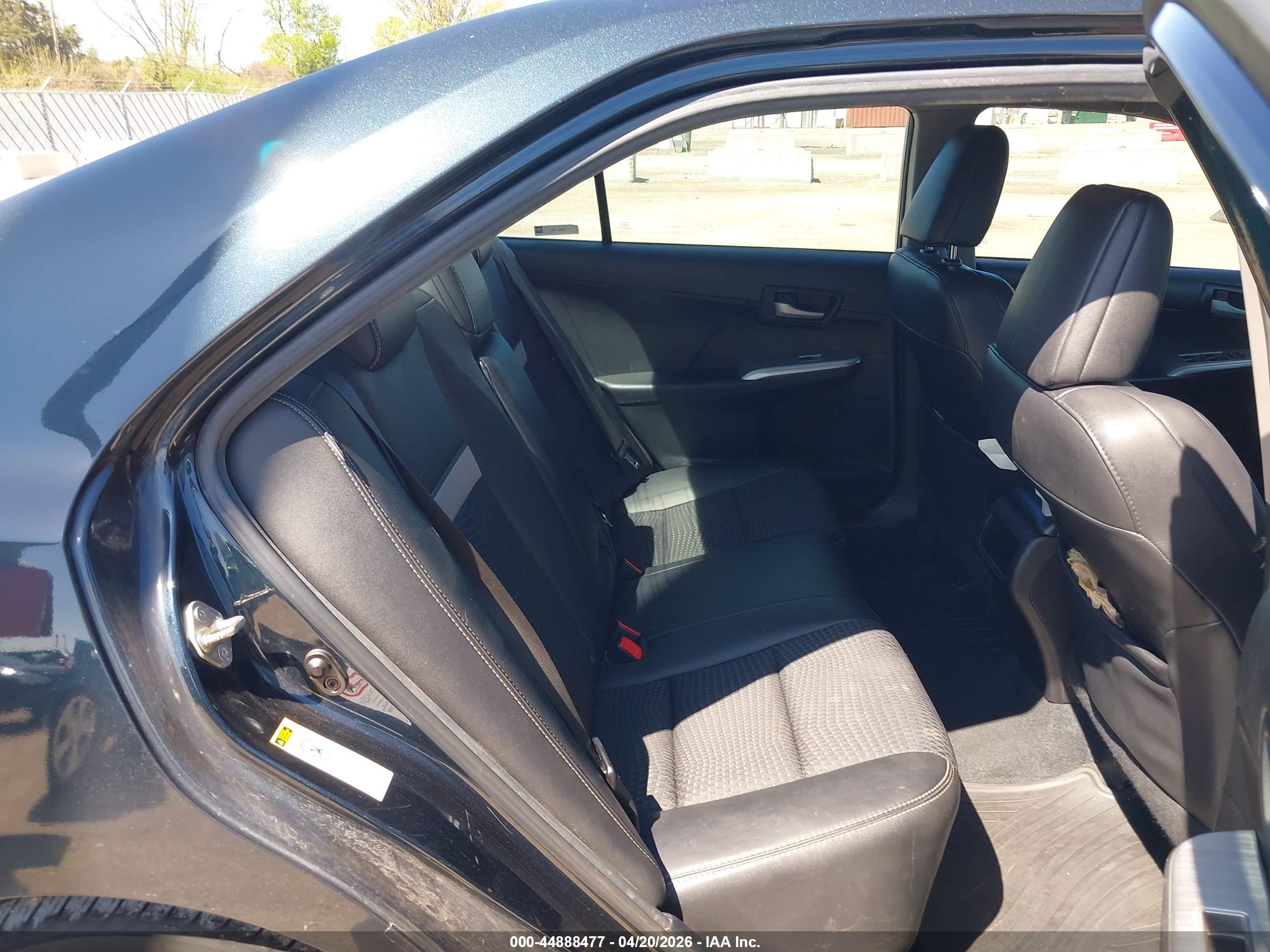 TOYOTA CAMRY image 8