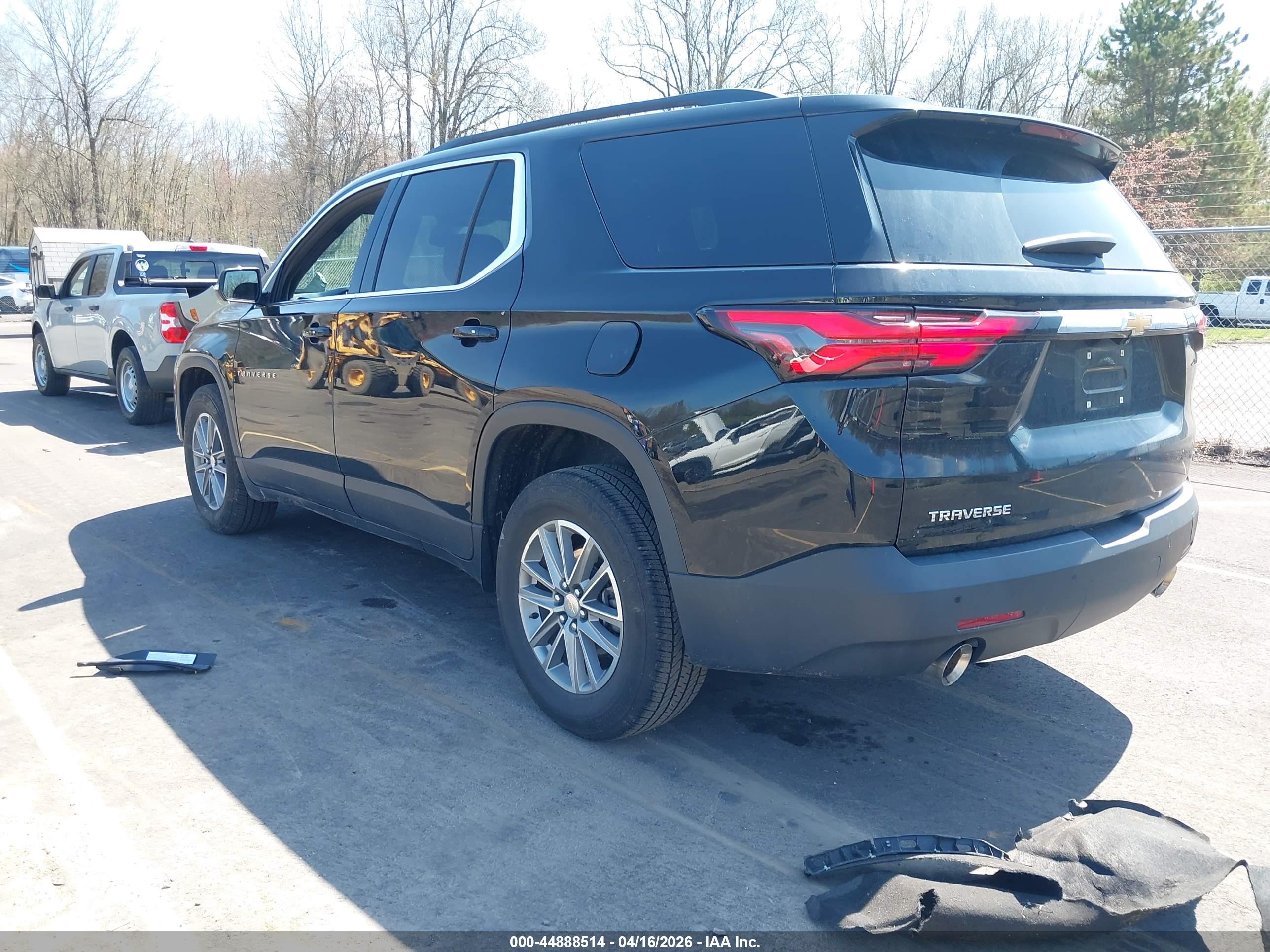 CHEVROLET TRAVERSE image 3