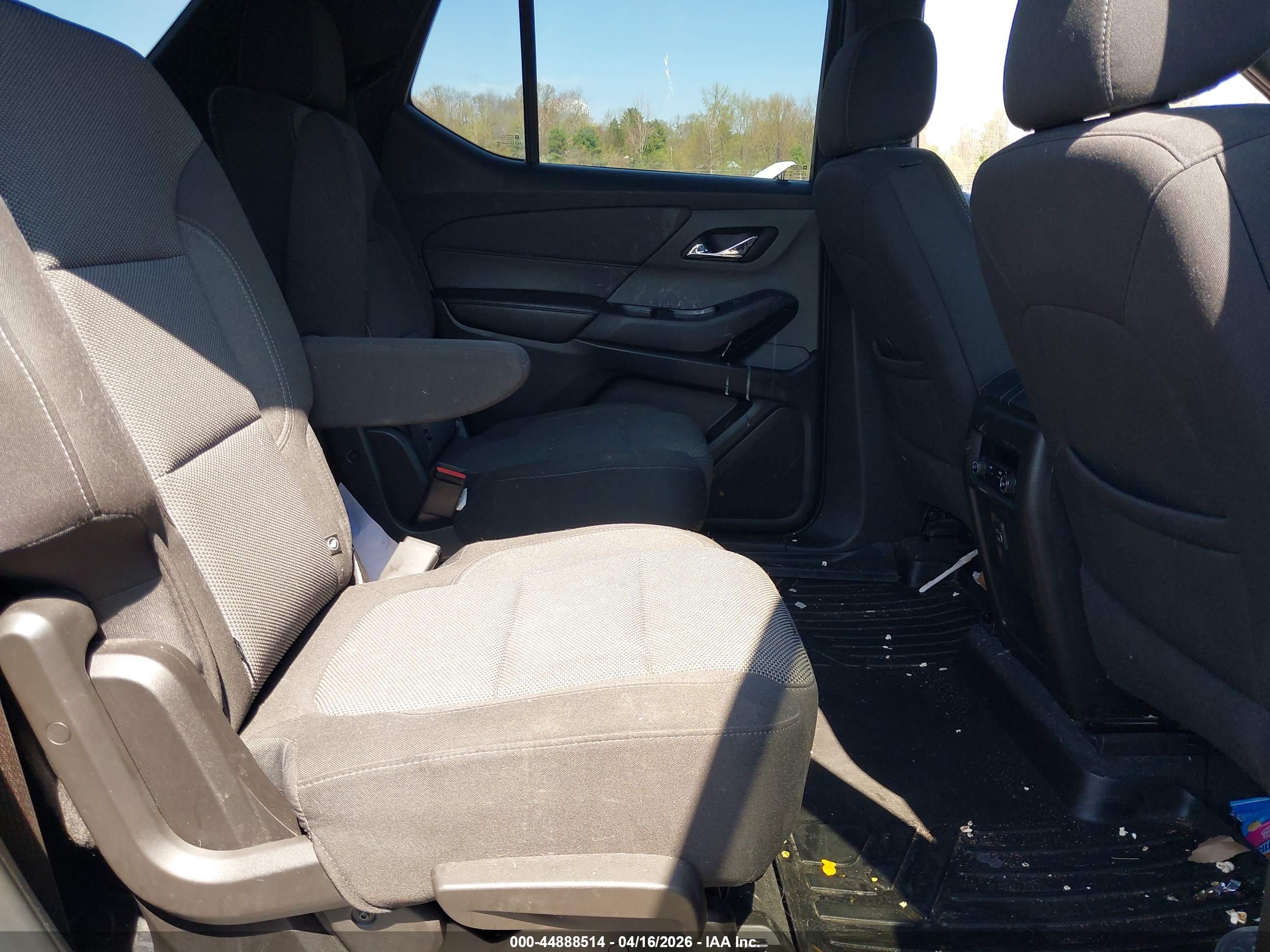 CHEVROLET TRAVERSE image 8