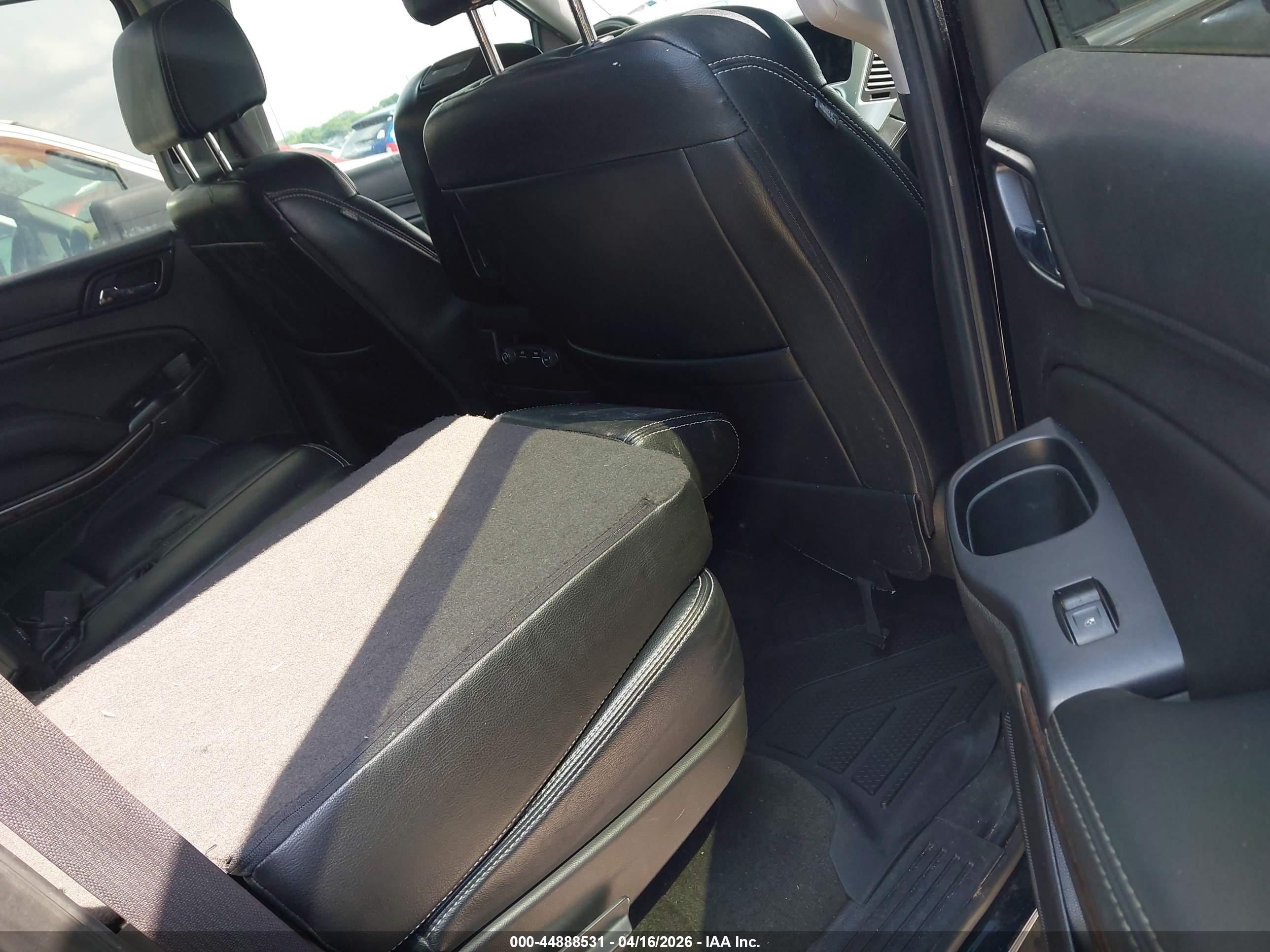 CHEVROLET TAHOE image 8