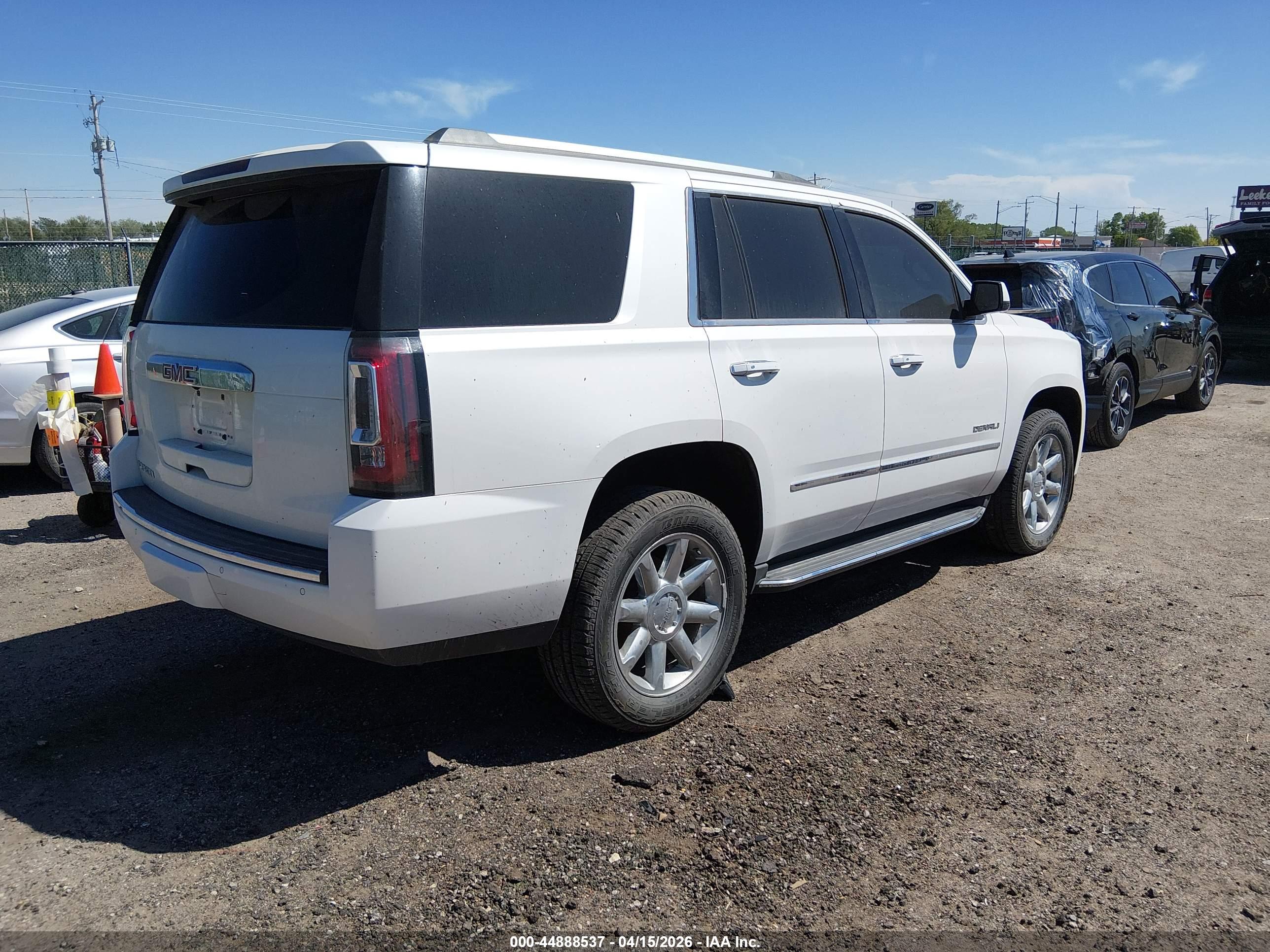 GMC YUKON image 4