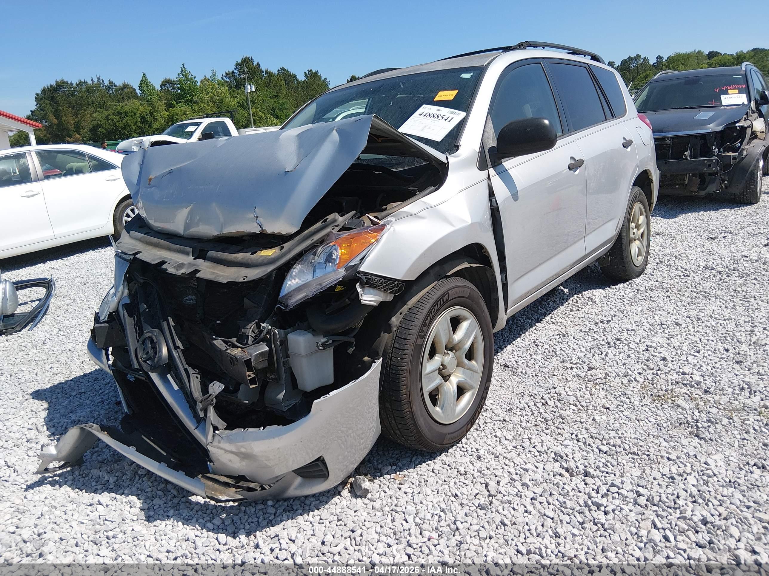 TOYOTA RAV4 image 2