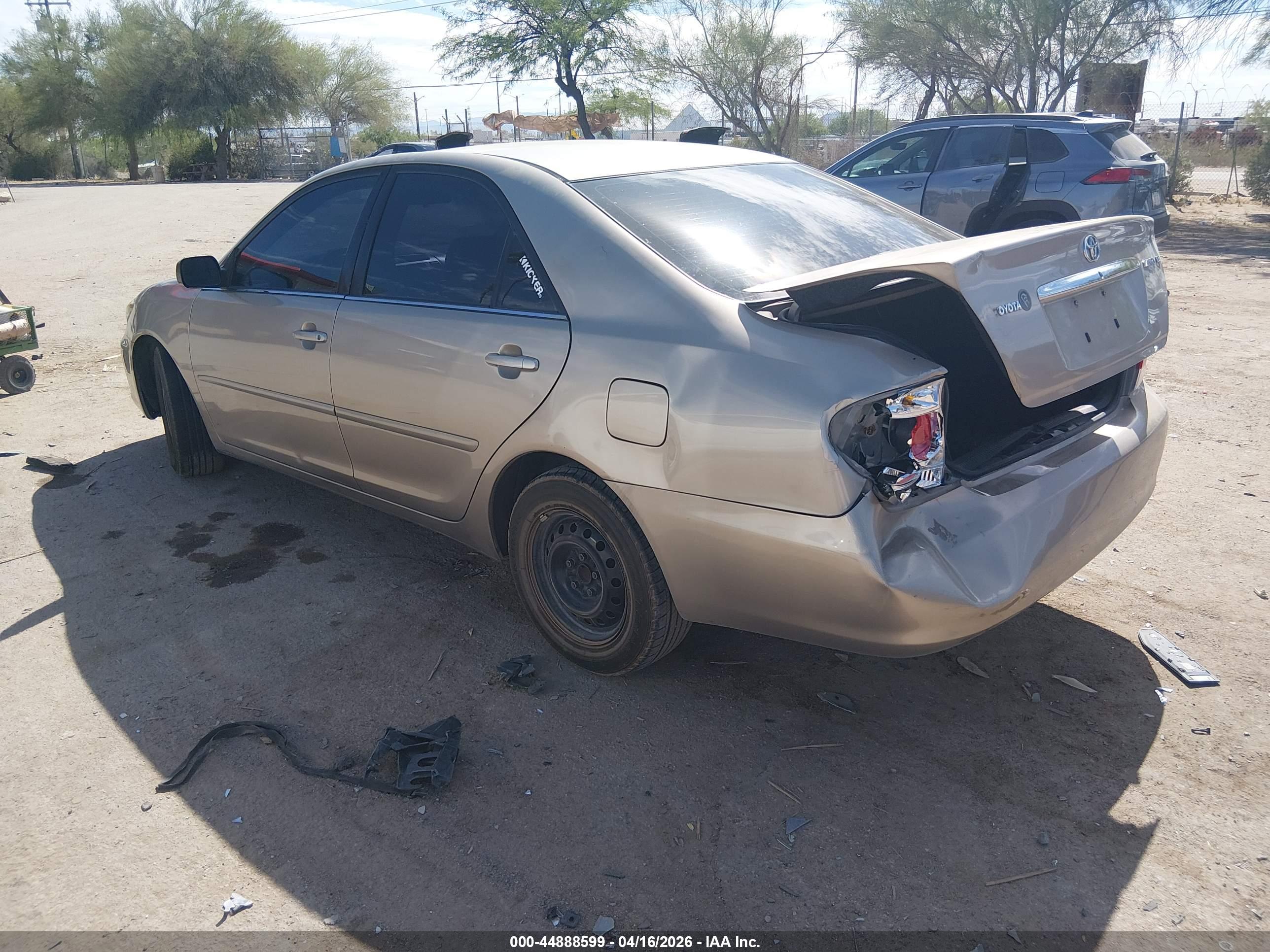 TOYOTA CAMRY image 3