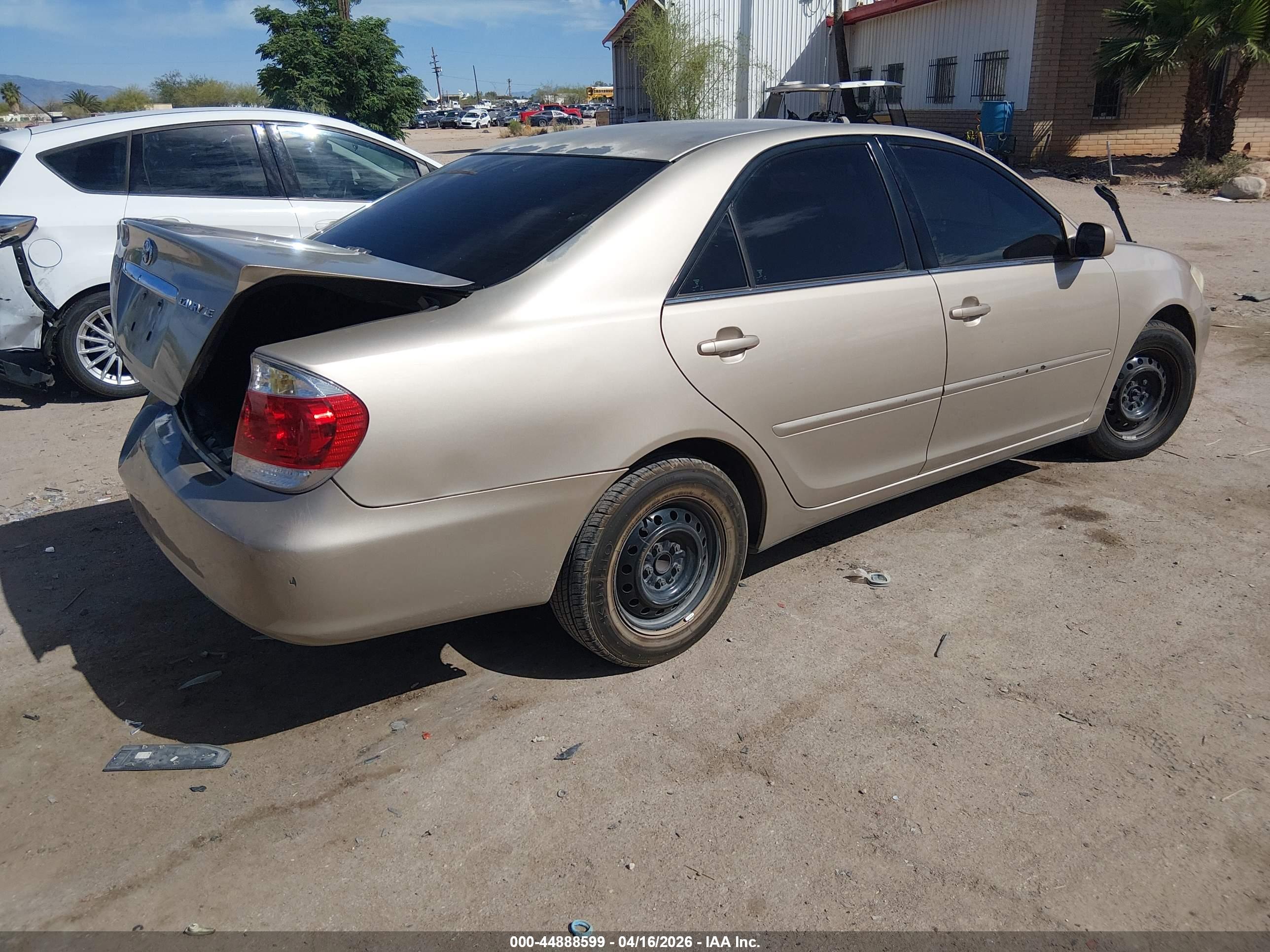 TOYOTA CAMRY image 4