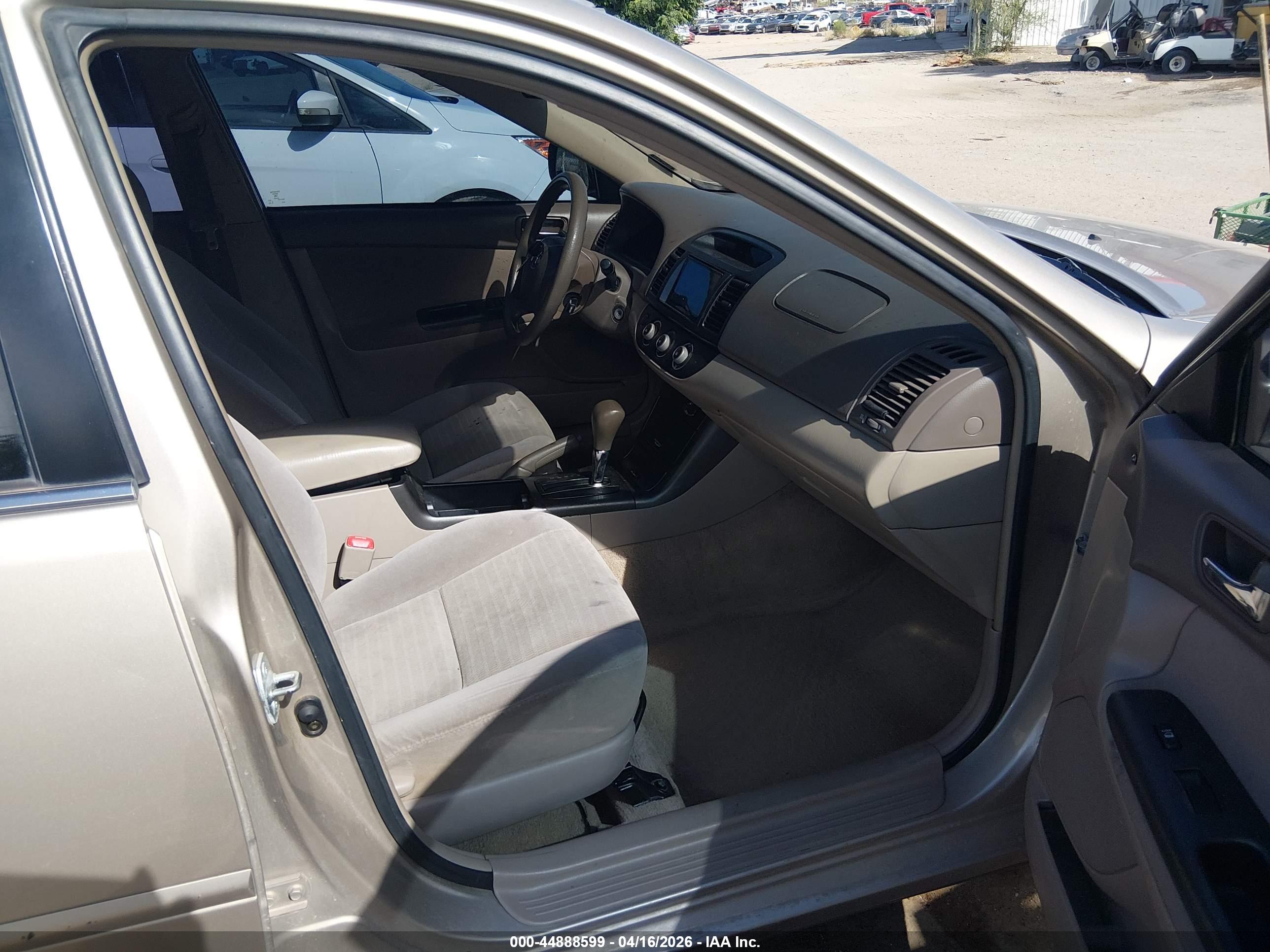 TOYOTA CAMRY image 5