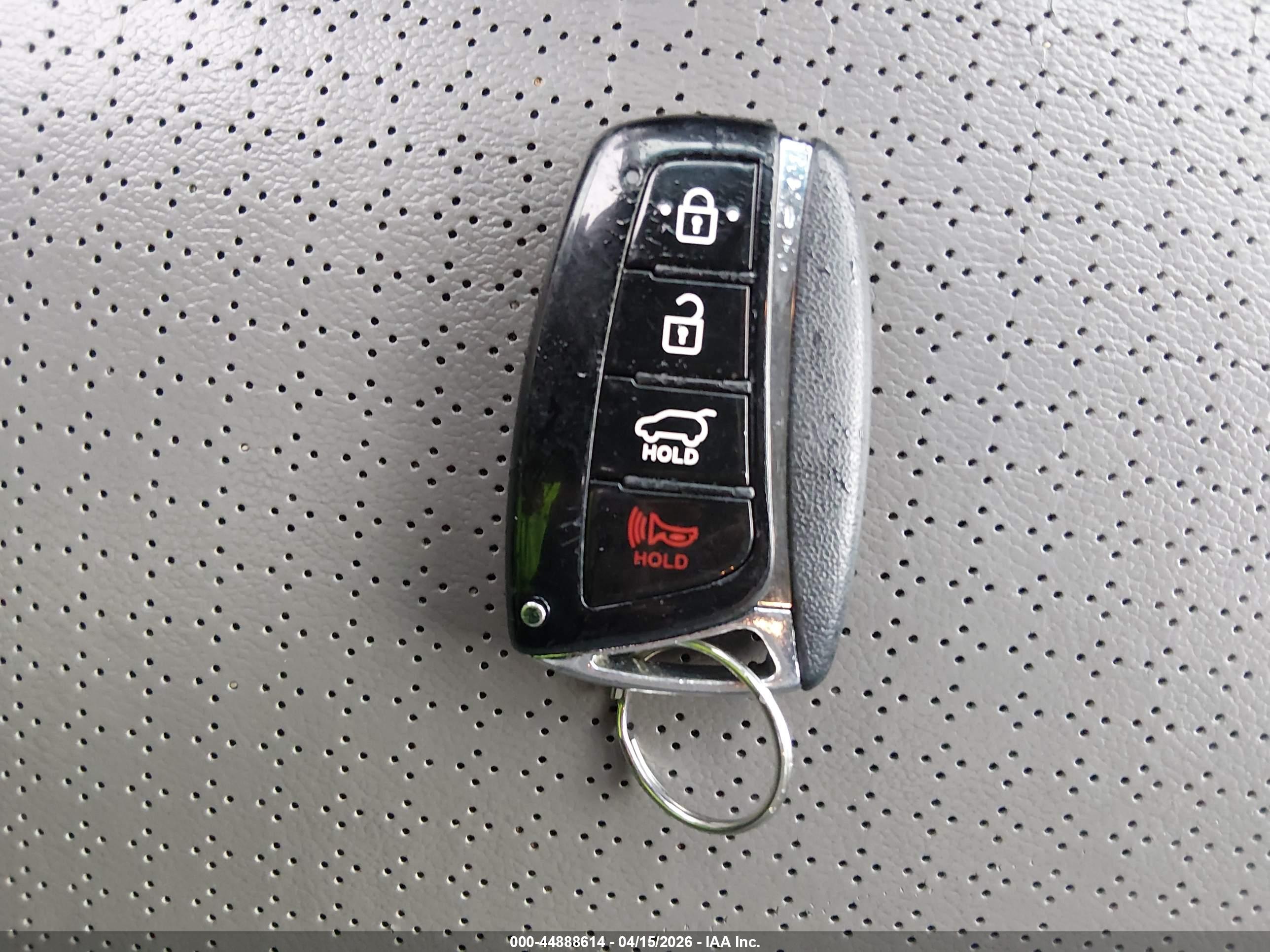HYUNDAI SANTA image 11