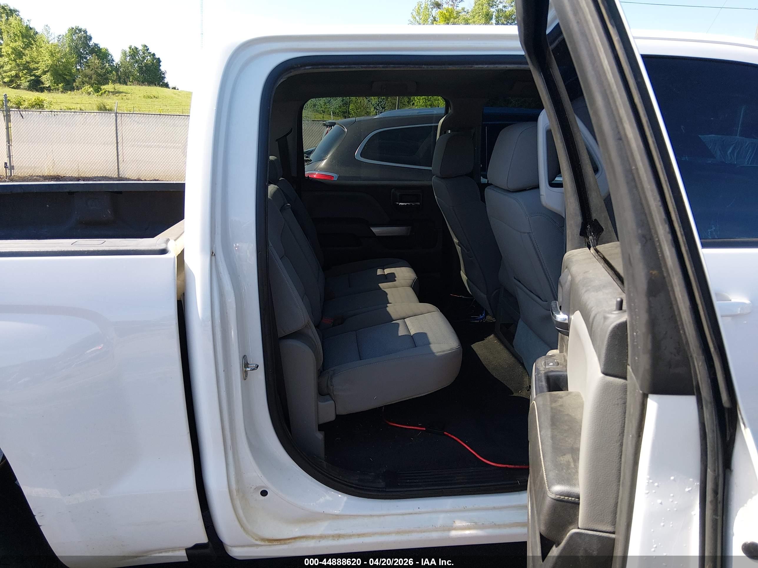 CHEVROLET SILVERADO image 8