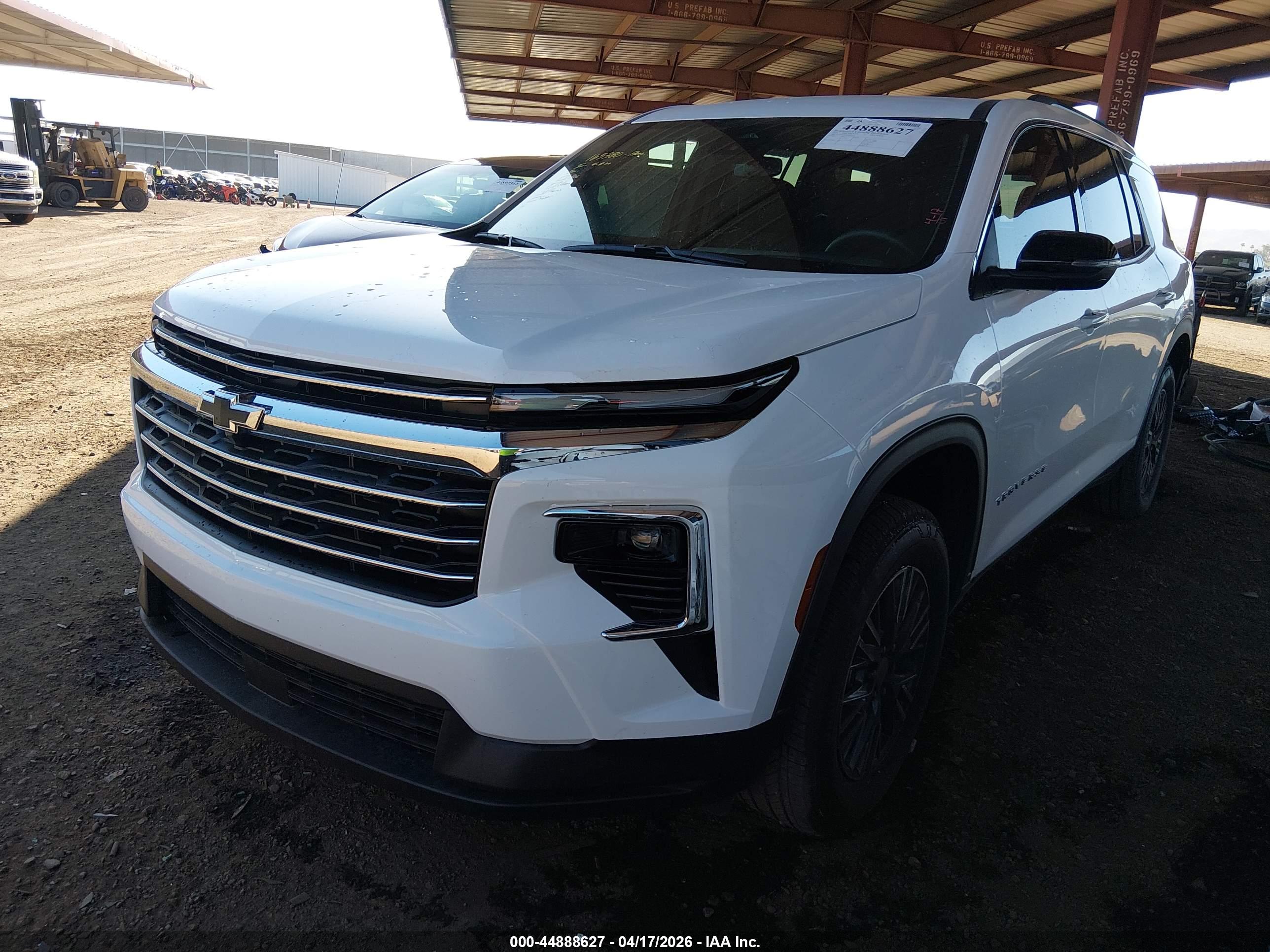 CHEVROLET TRAVERSE image 2