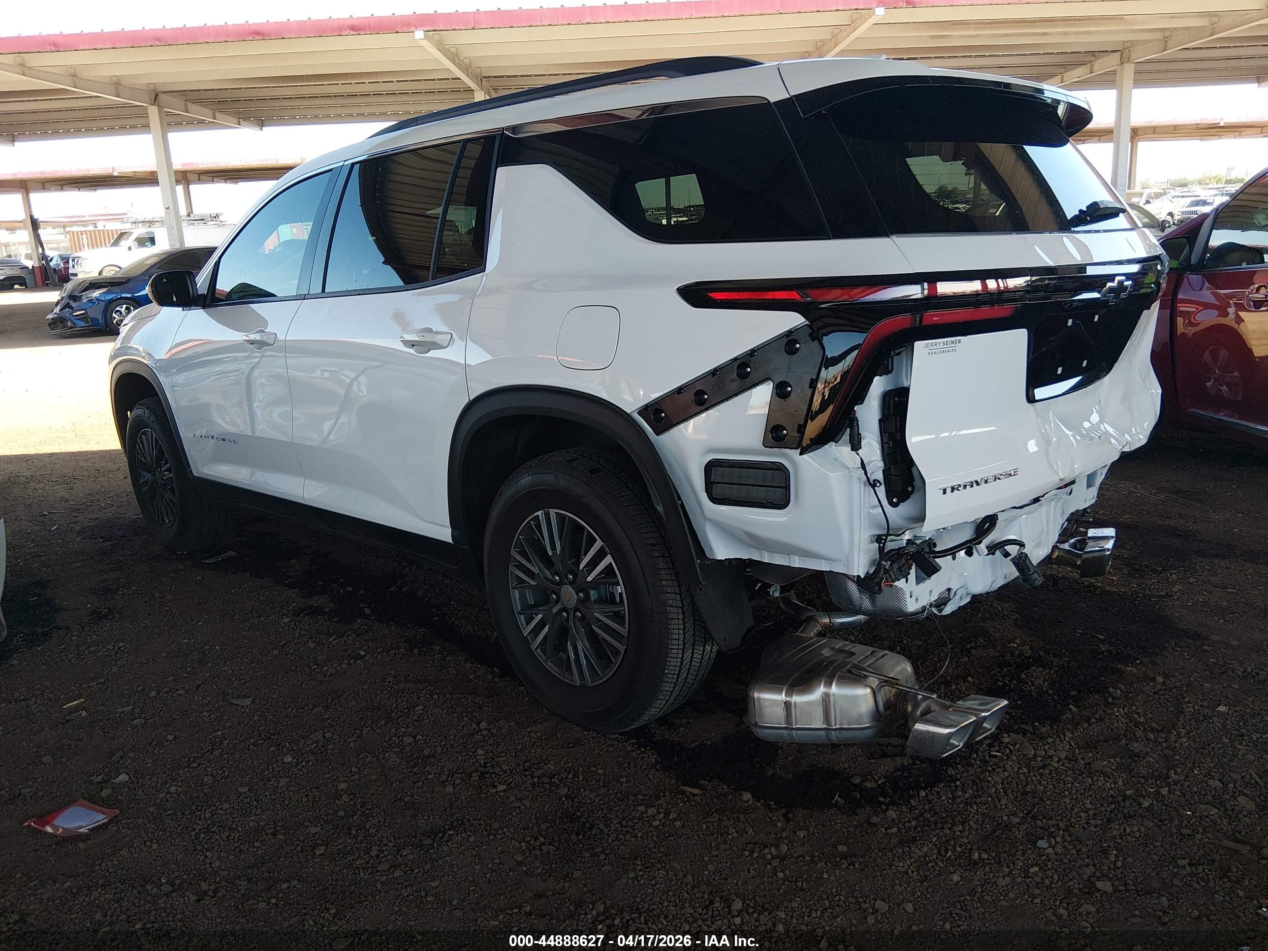 CHEVROLET TRAVERSE image 3
