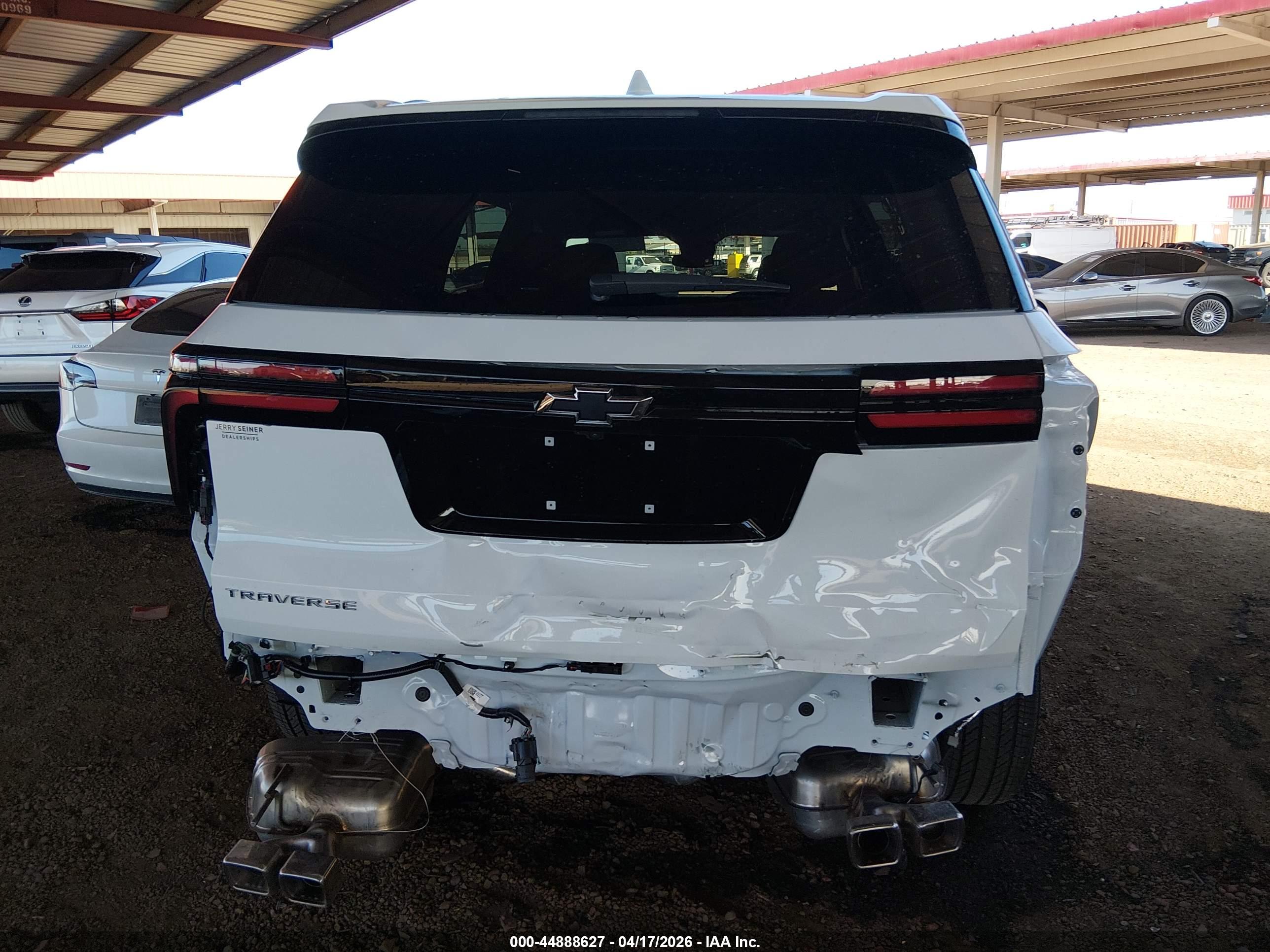 CHEVROLET TRAVERSE image 6