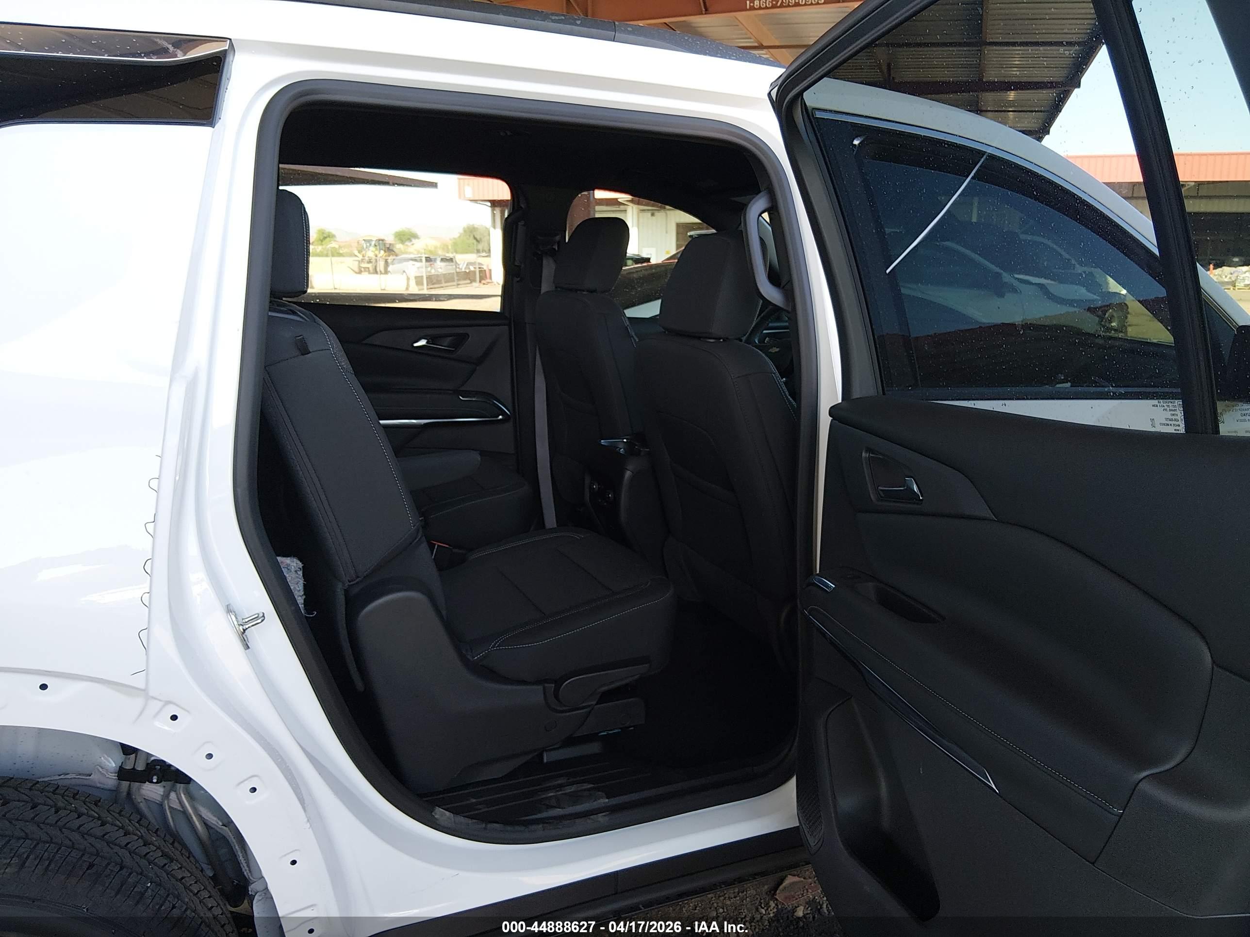 CHEVROLET TRAVERSE image 8