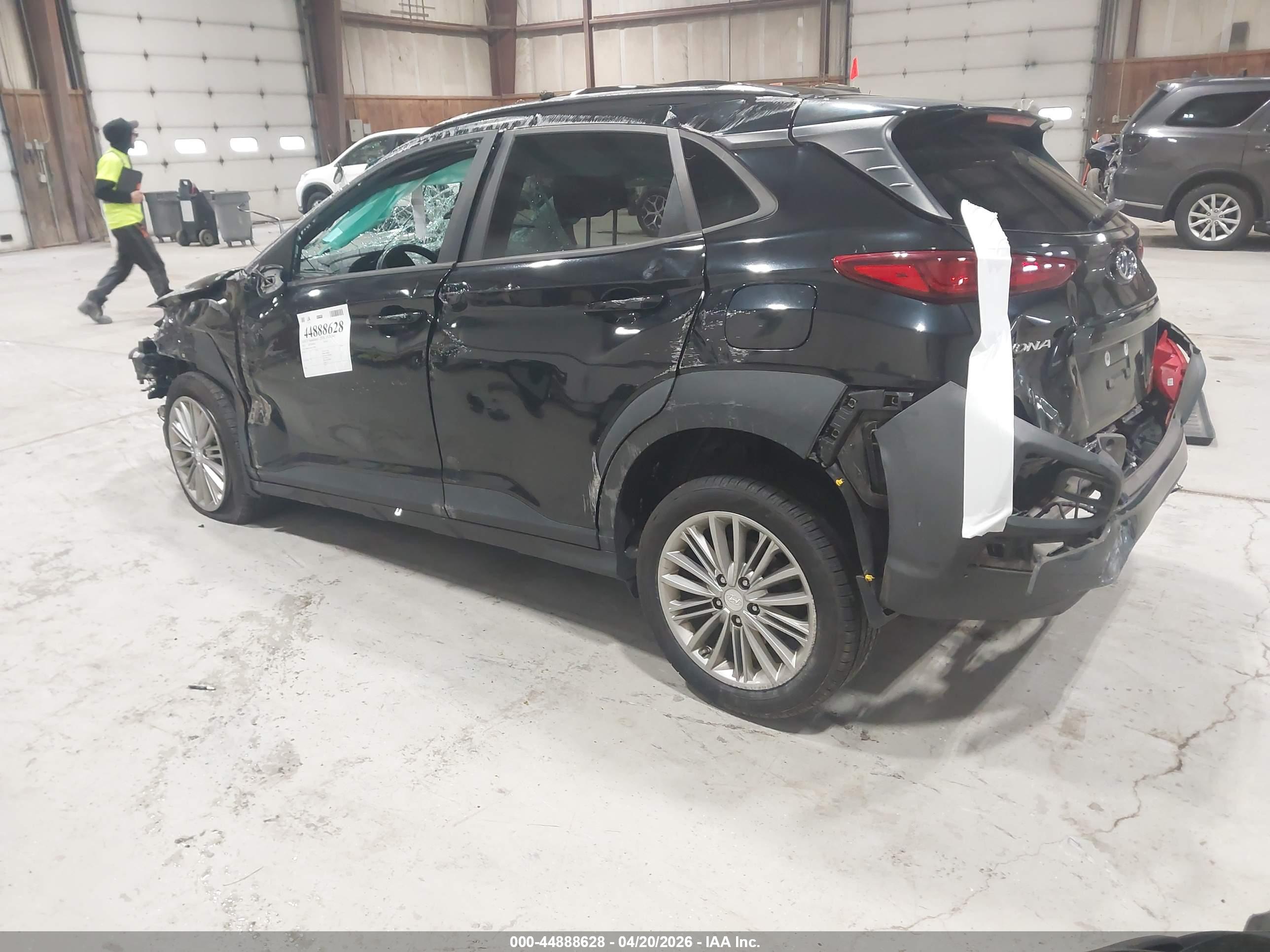 HYUNDAI KONA image 3