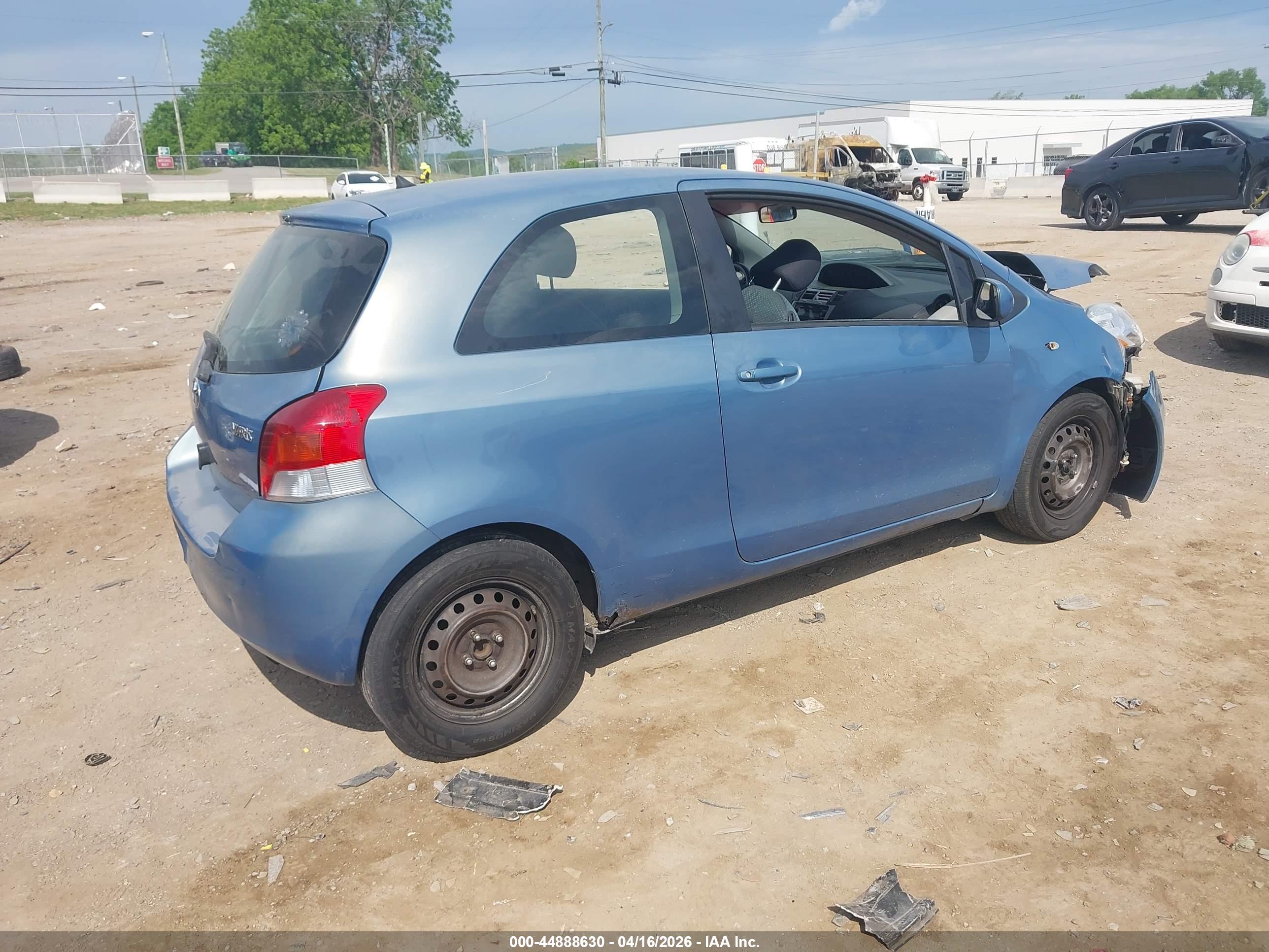 TOYOTA YARIS image 4