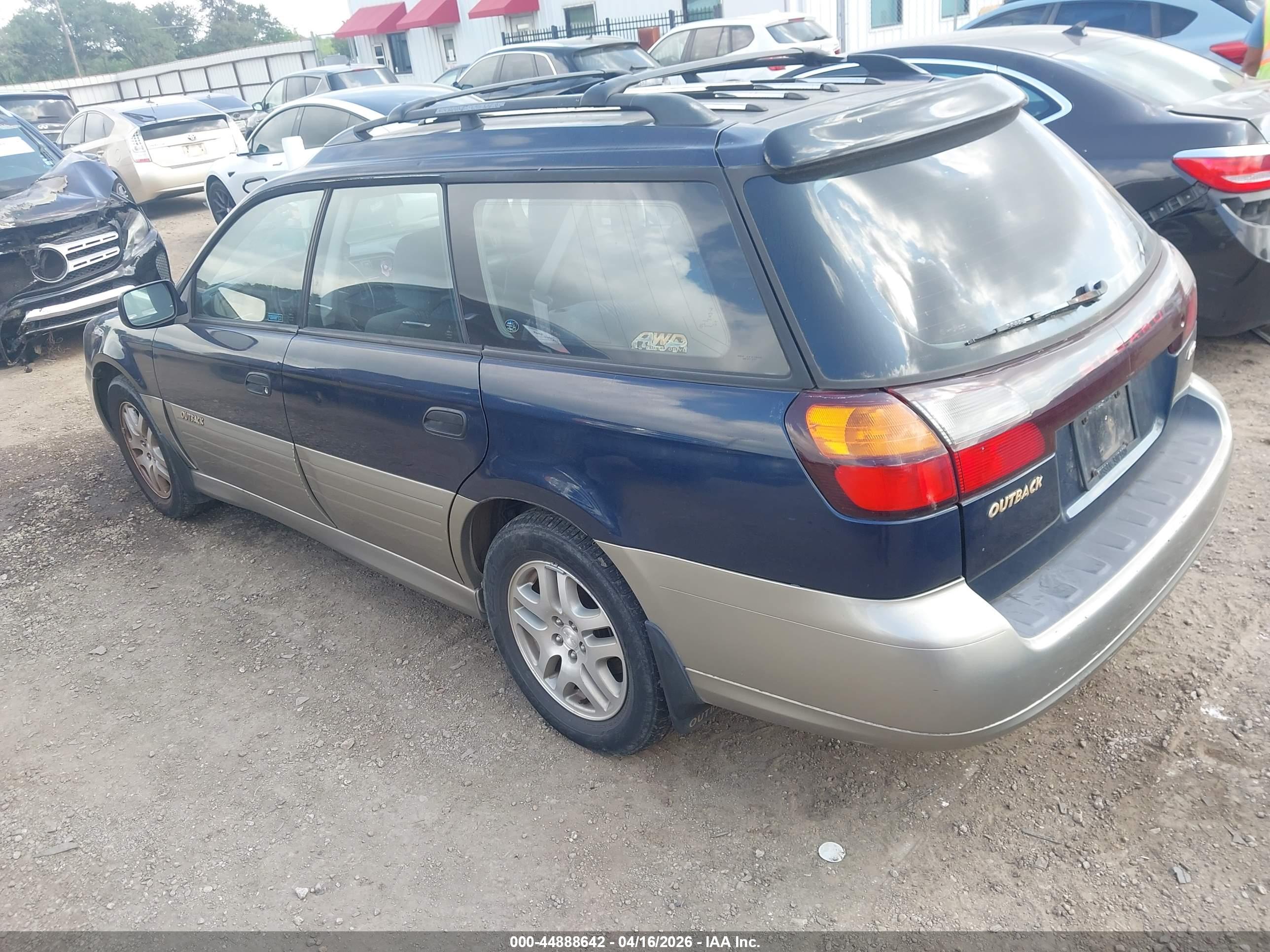 SUBARU OUTBACK image 3