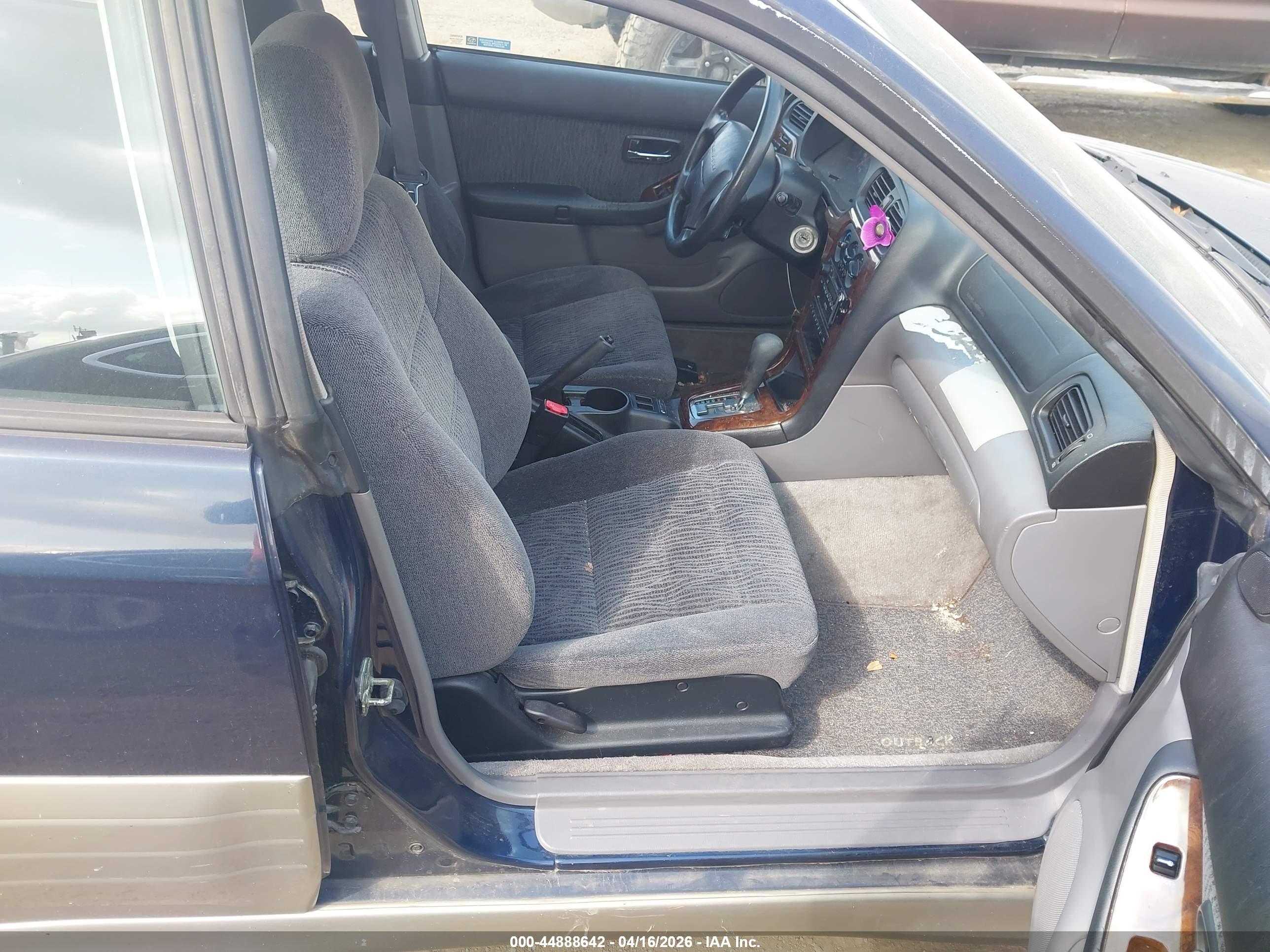 SUBARU OUTBACK image 5