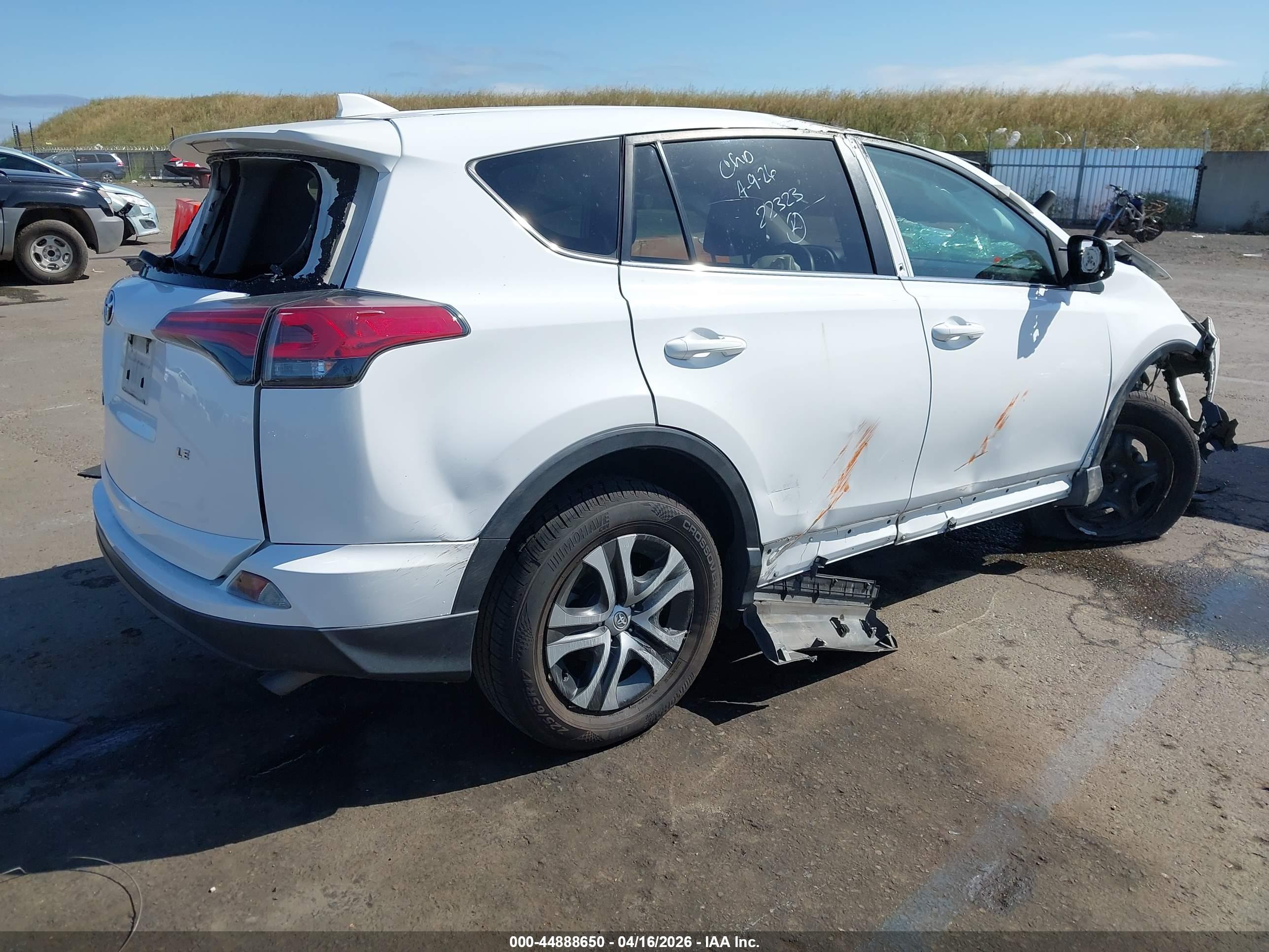 TOYOTA RAV4 image 4