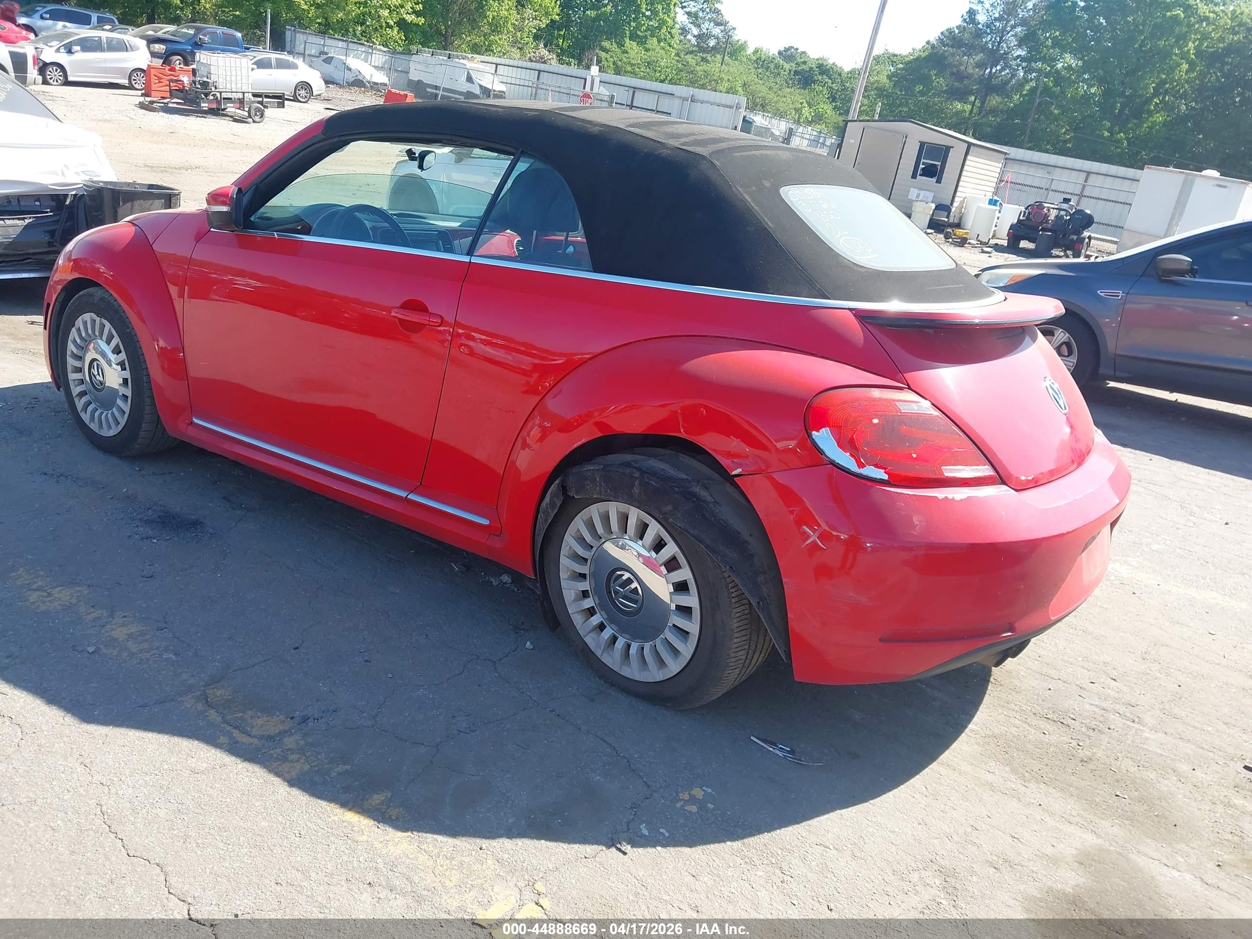 VOLKSWAGEN BEETLE image 3