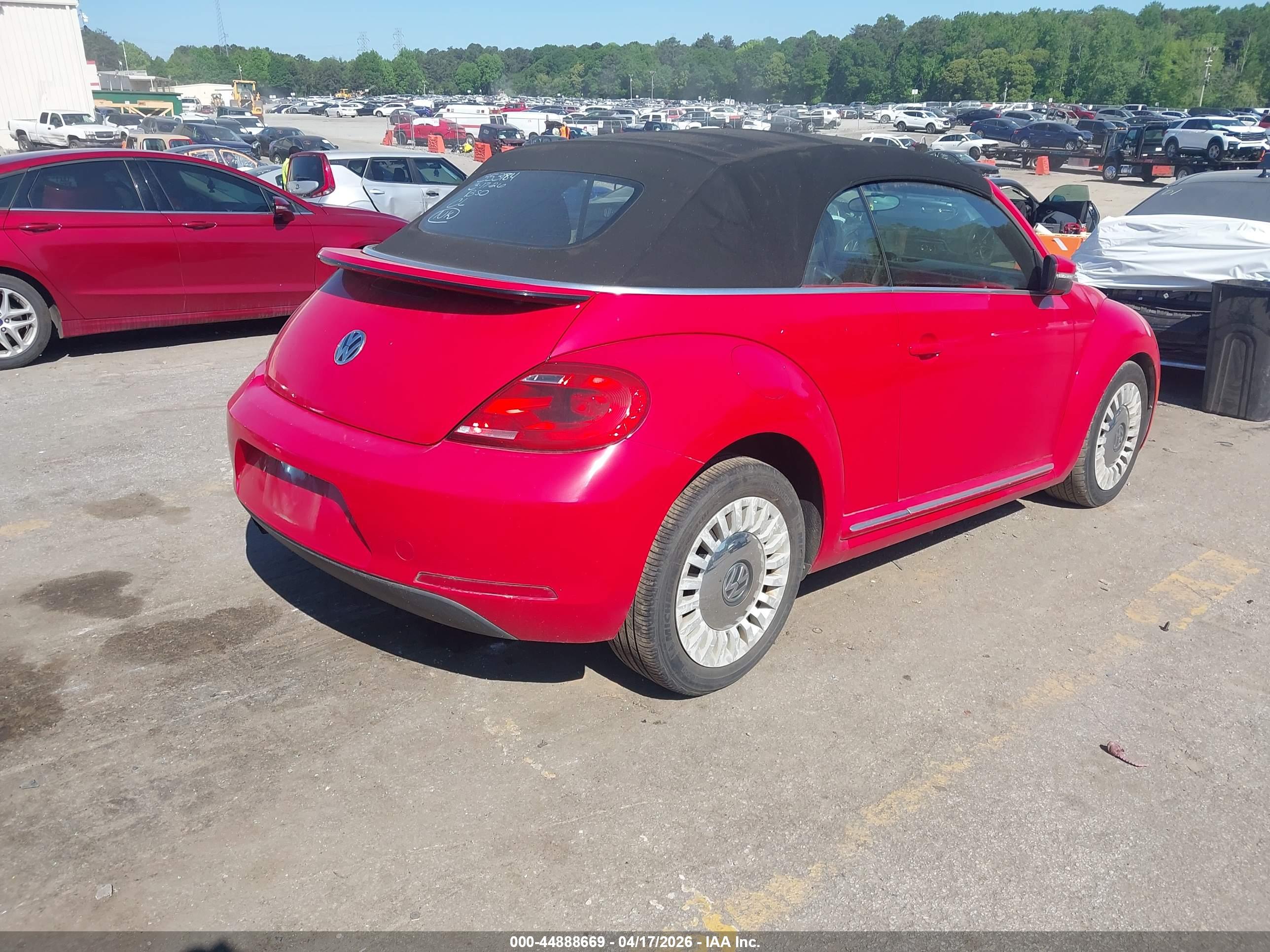 VOLKSWAGEN BEETLE image 4