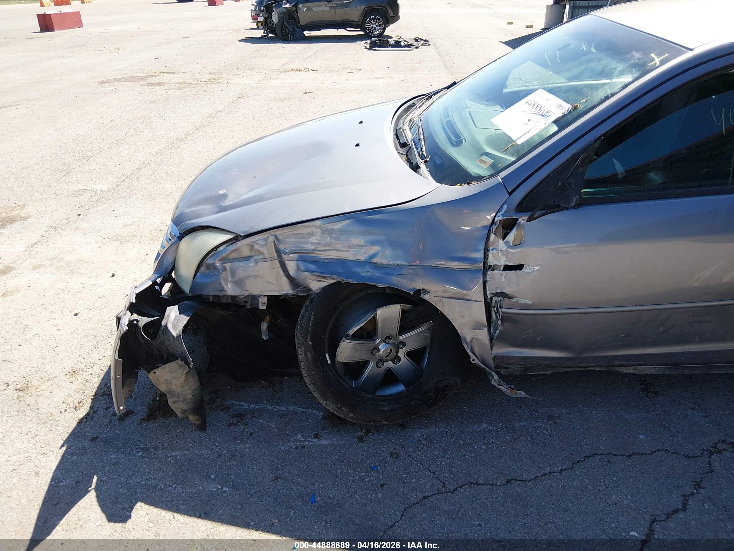 FORD FUSION image 6
