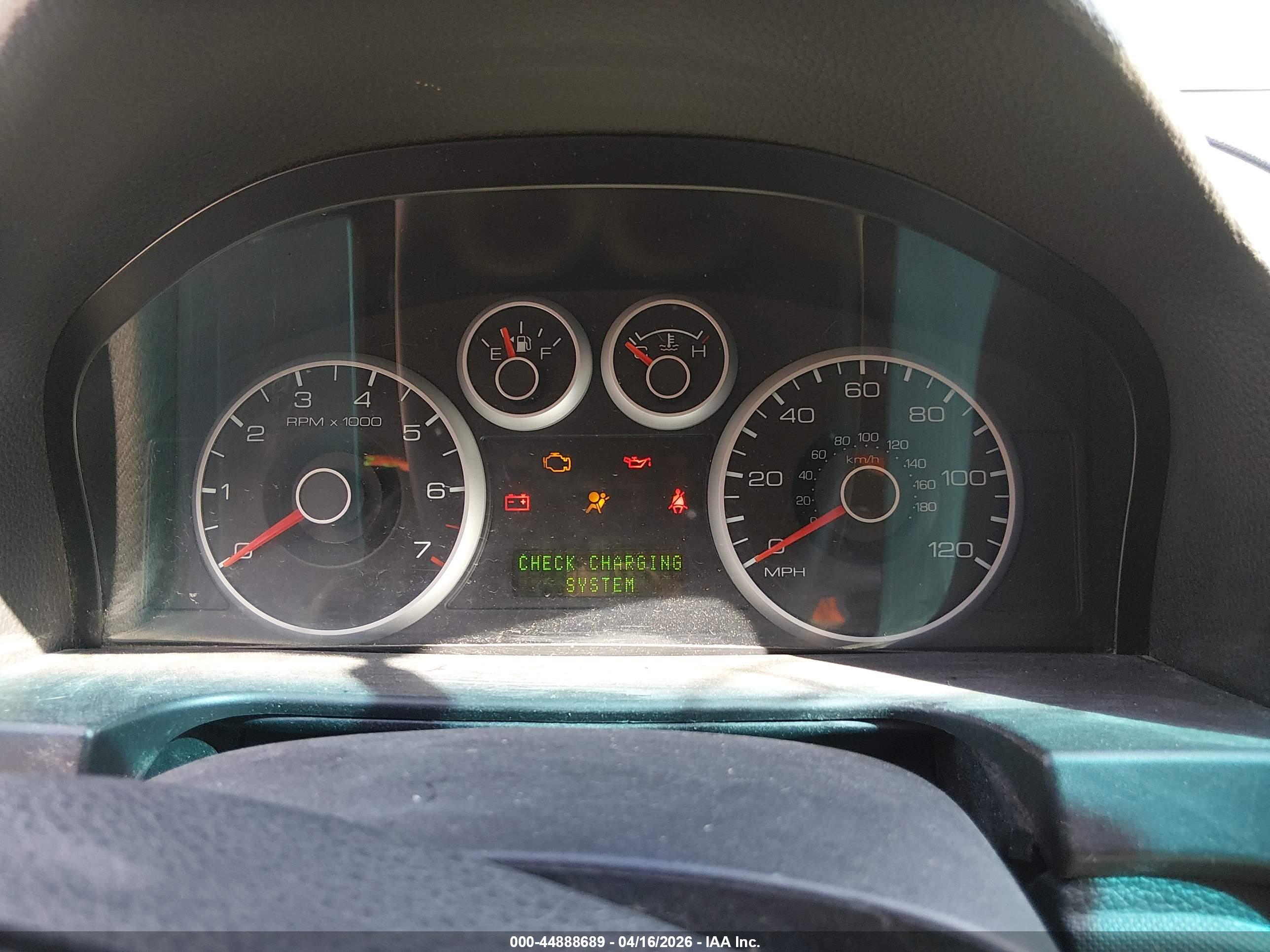 FORD FUSION image 7