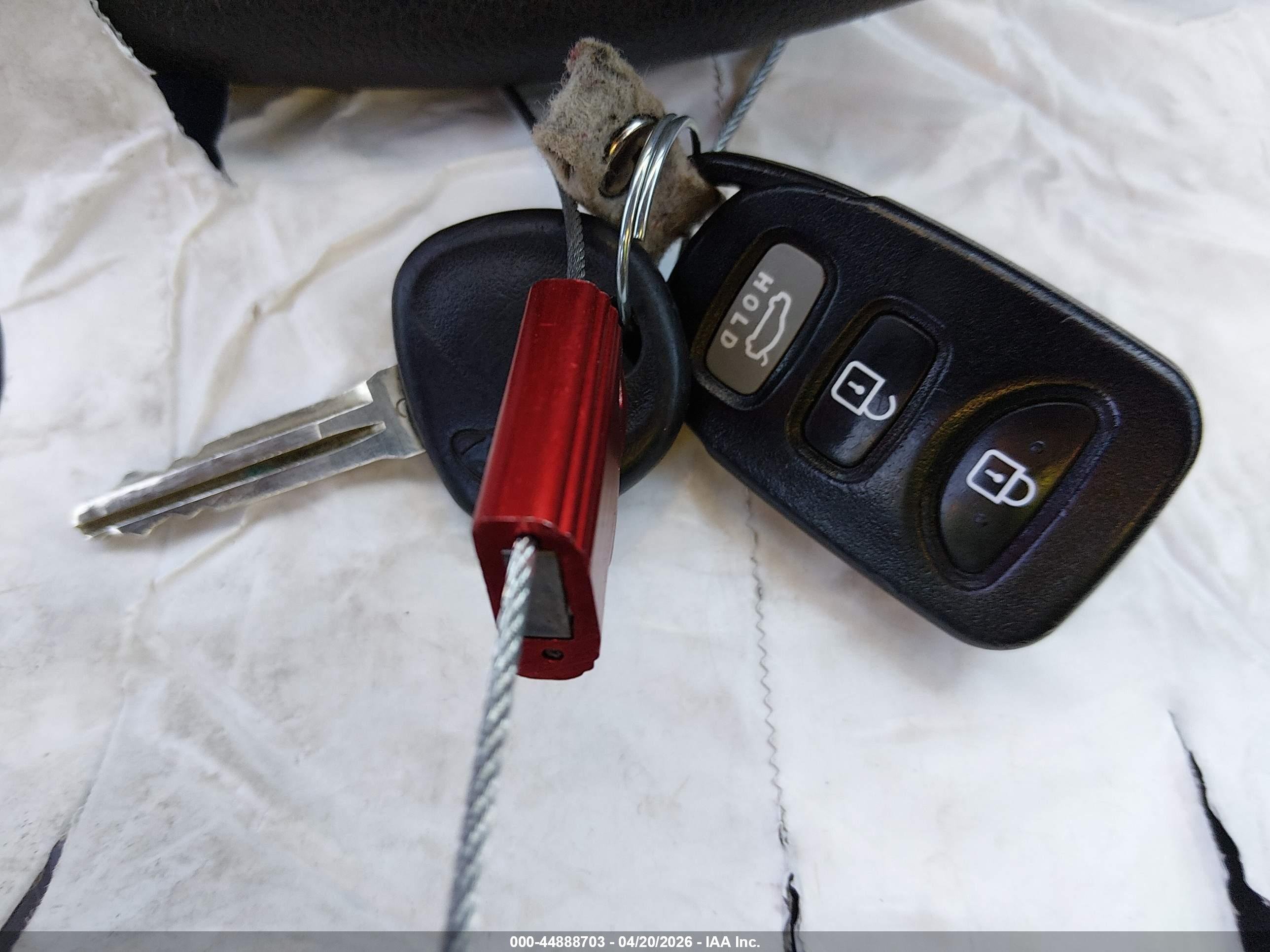 HYUNDAI ELANTRA image 11