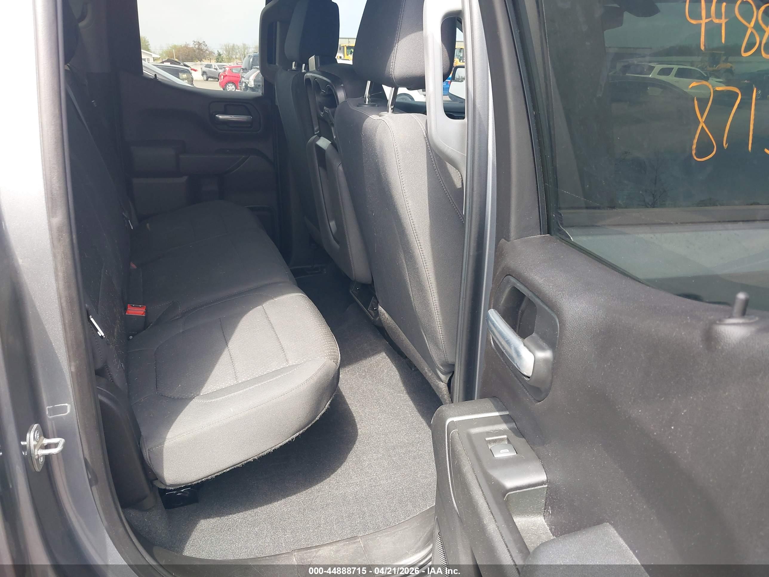 CHEVROLET SILVERADO image 8