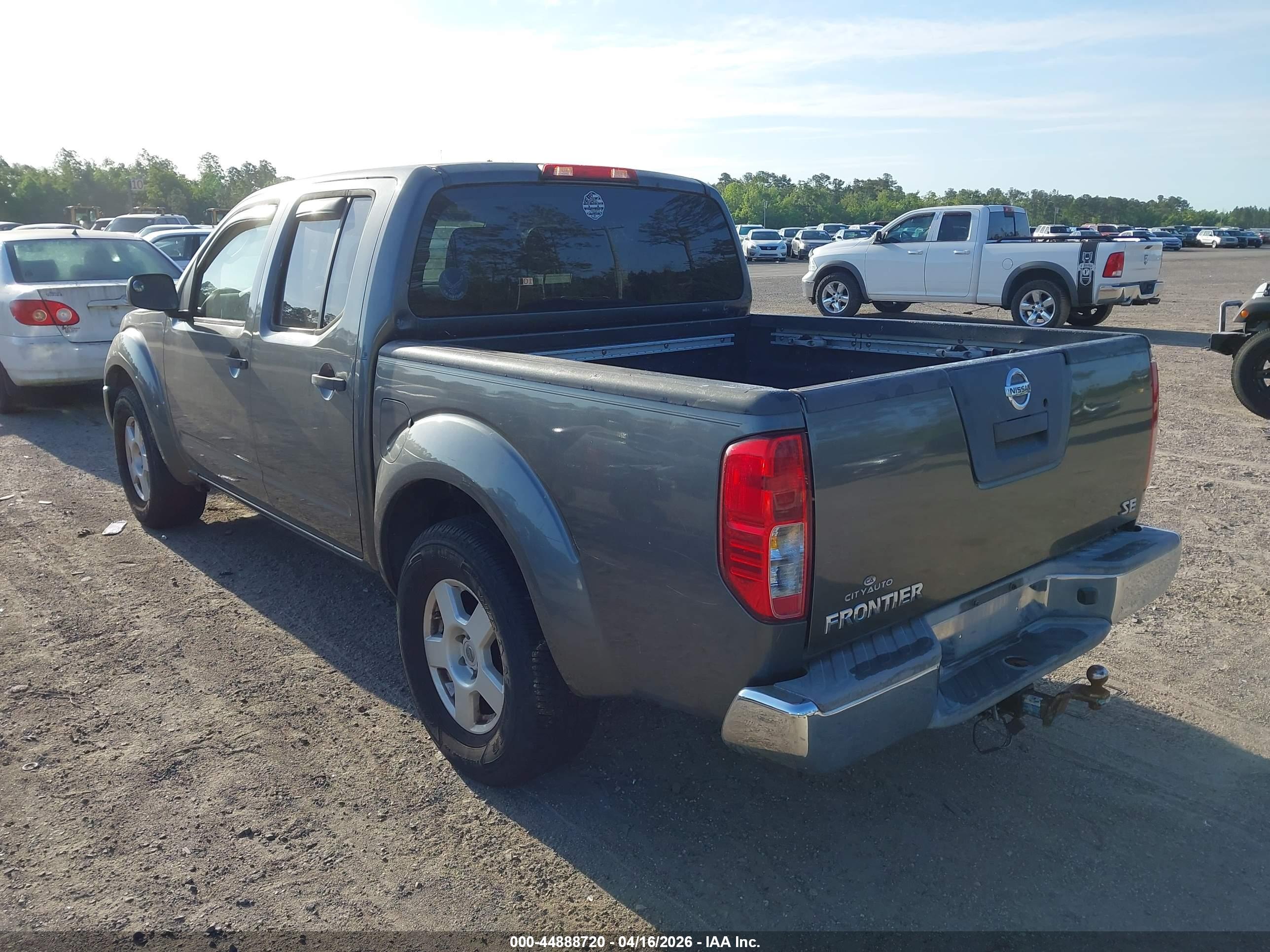 NISSAN FRONTIER image 3